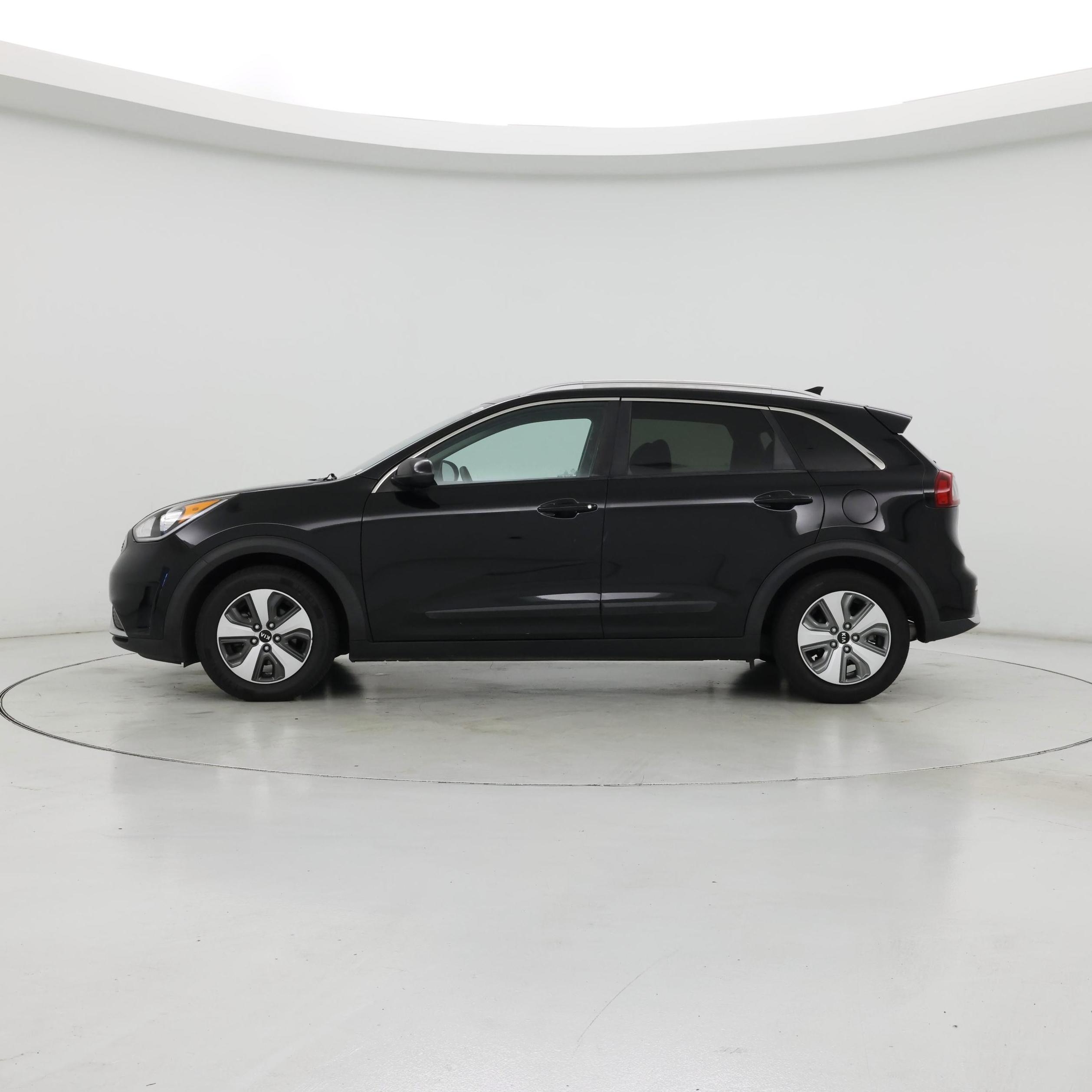 Thumbnail: 2017 Kia Niro - 3
