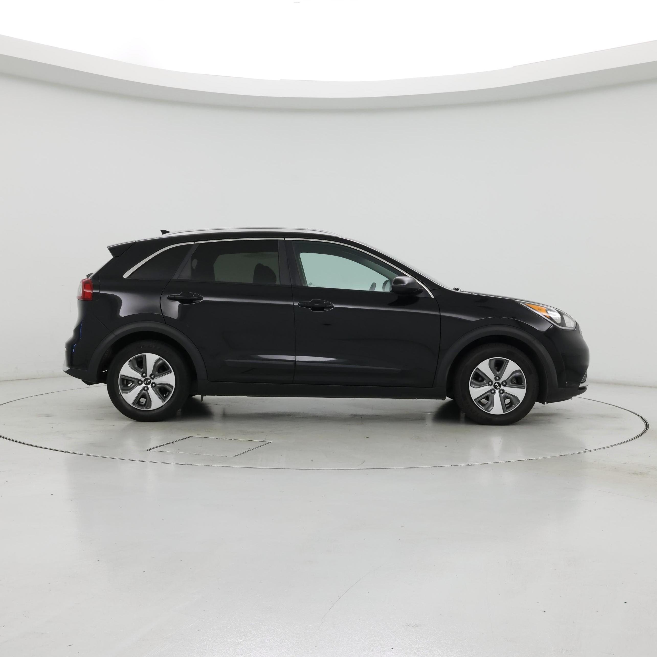 Thumbnail: 2017 Kia Niro - 7