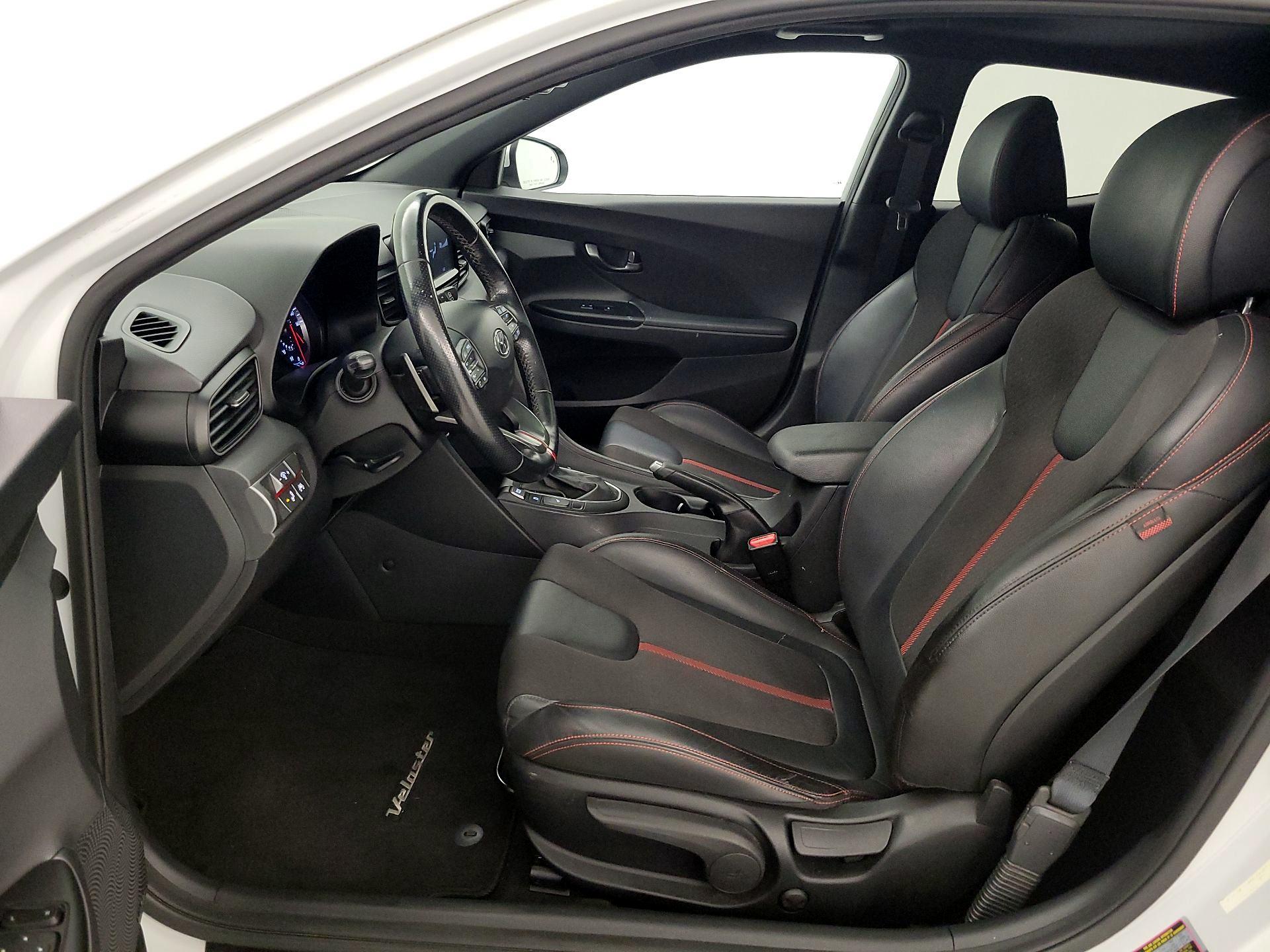 Thumbnail: 2019 Hyundai Veloster - 11