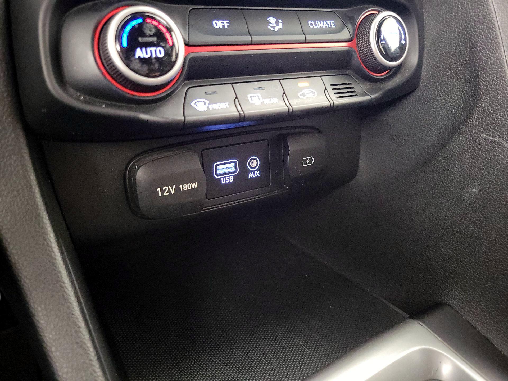 Thumbnail: 2019 Hyundai Veloster - 17
