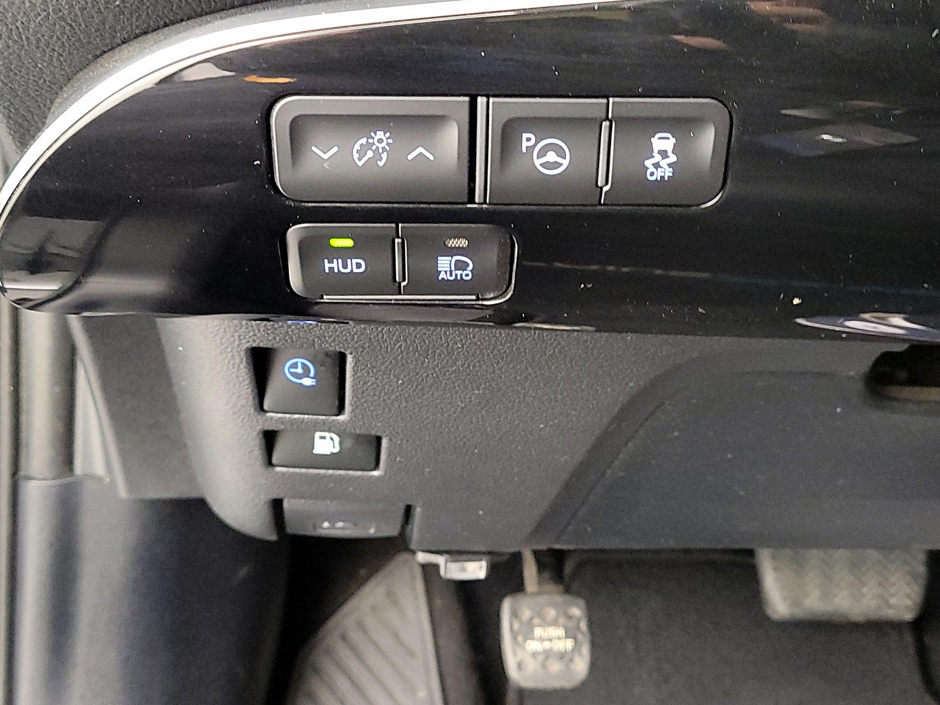Thumbnail: 2021 Toyota Prius Prime - 13