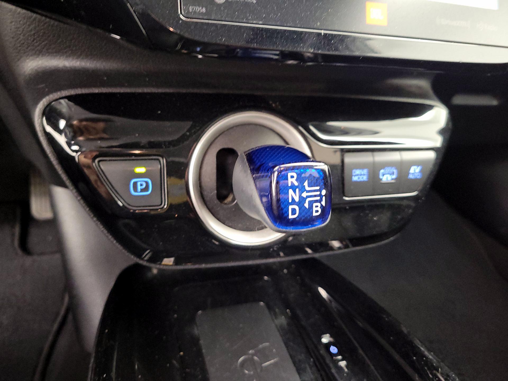 Thumbnail: 2021 Toyota Prius Prime - 18