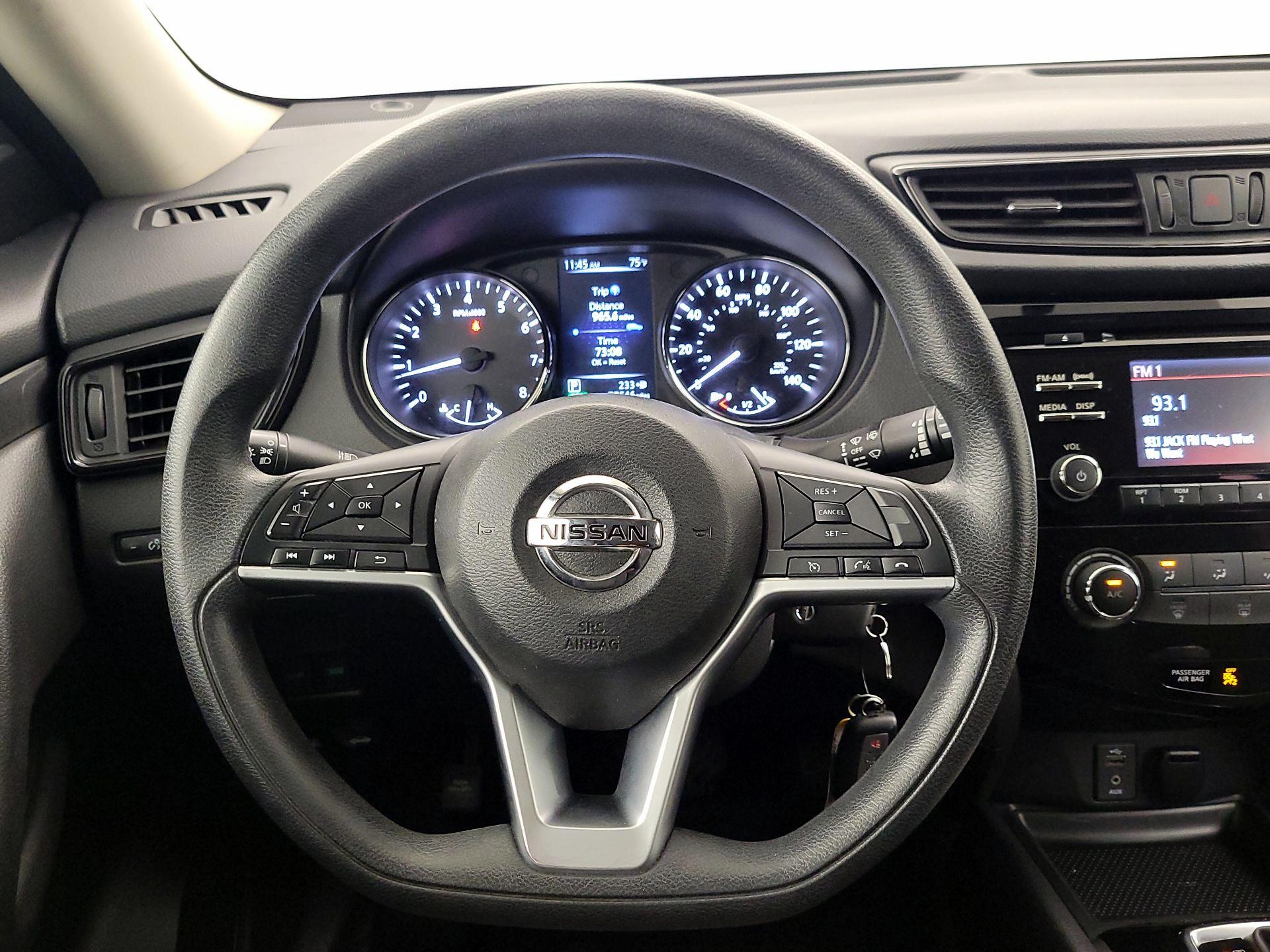 Thumbnail: 2017 Nissan Rogue - 10