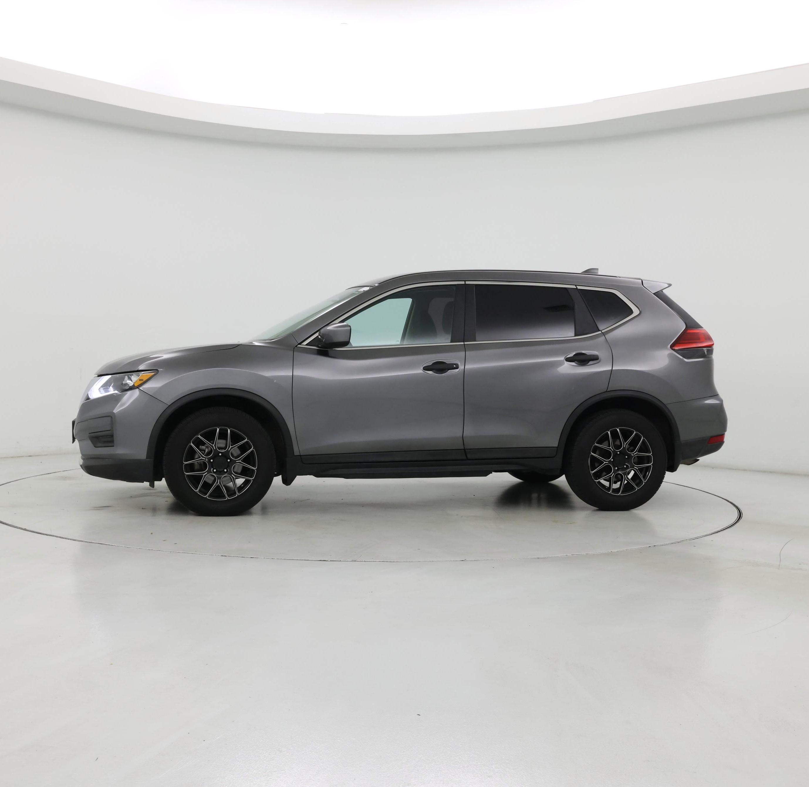 Thumbnail: 2017 Nissan Rogue - 3