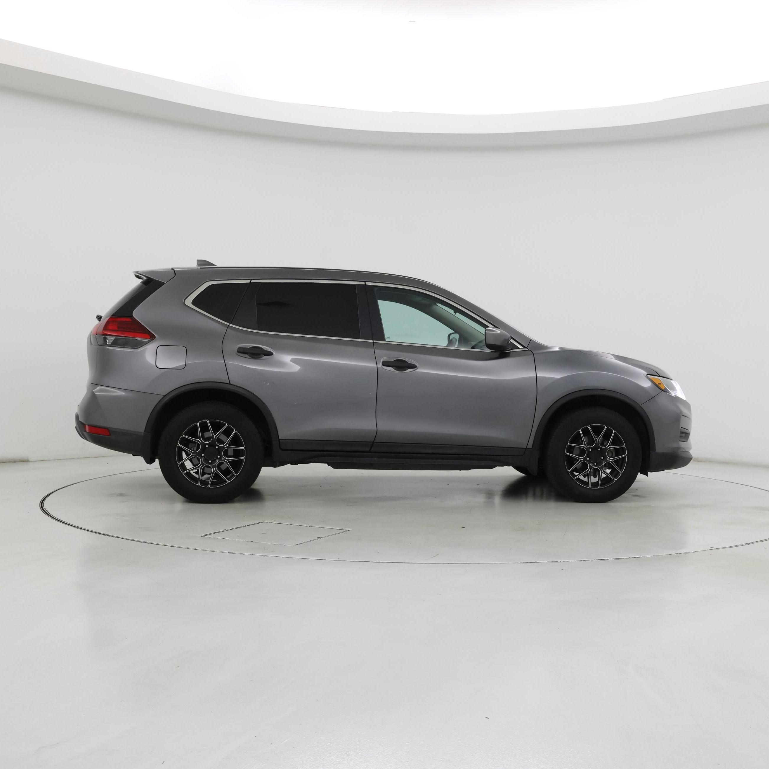 Thumbnail: 2017 Nissan Rogue - 7