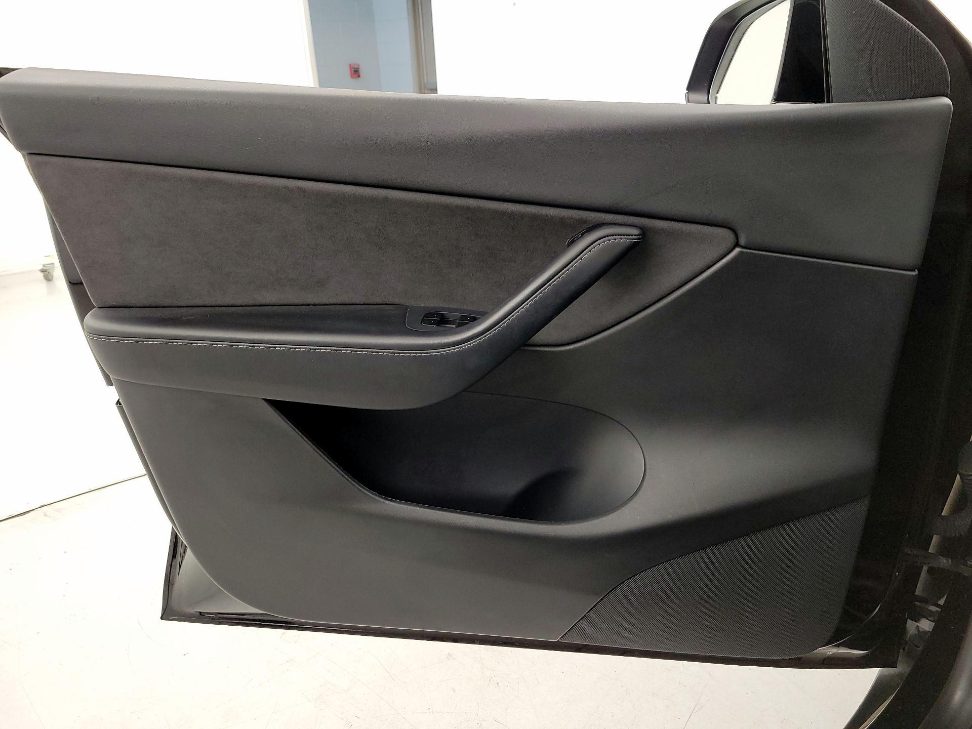 Thumbnail: 2021 Tesla Model Y - 12