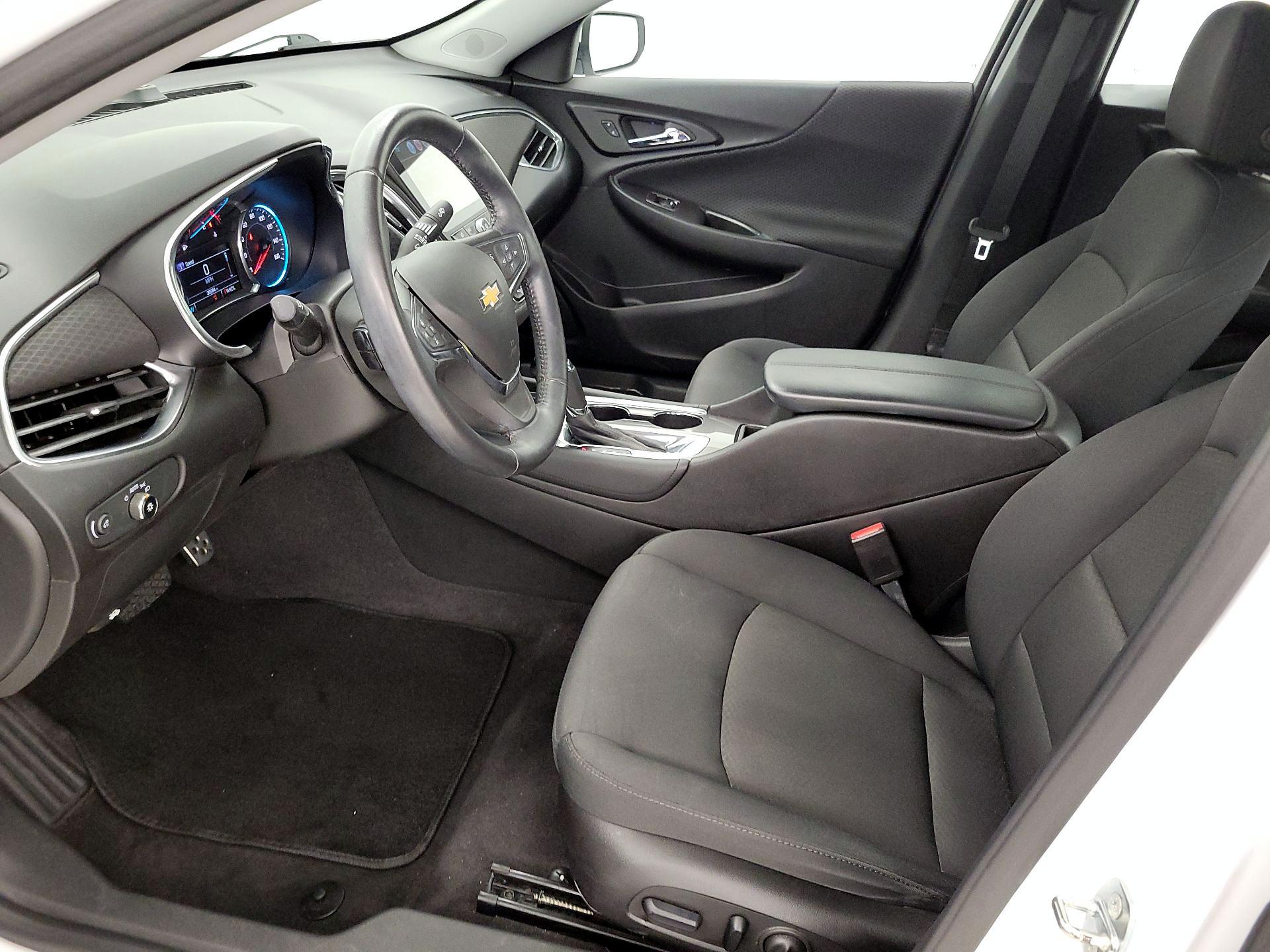 Thumbnail: 2016 Chevrolet Malibu - 11