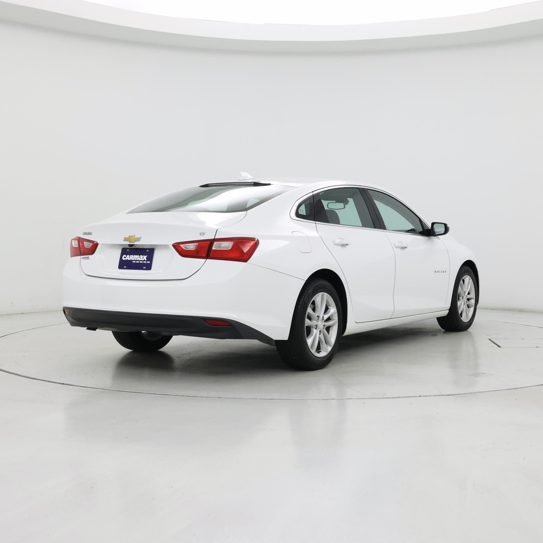 Thumbnail: 2016 Chevrolet Malibu - 8