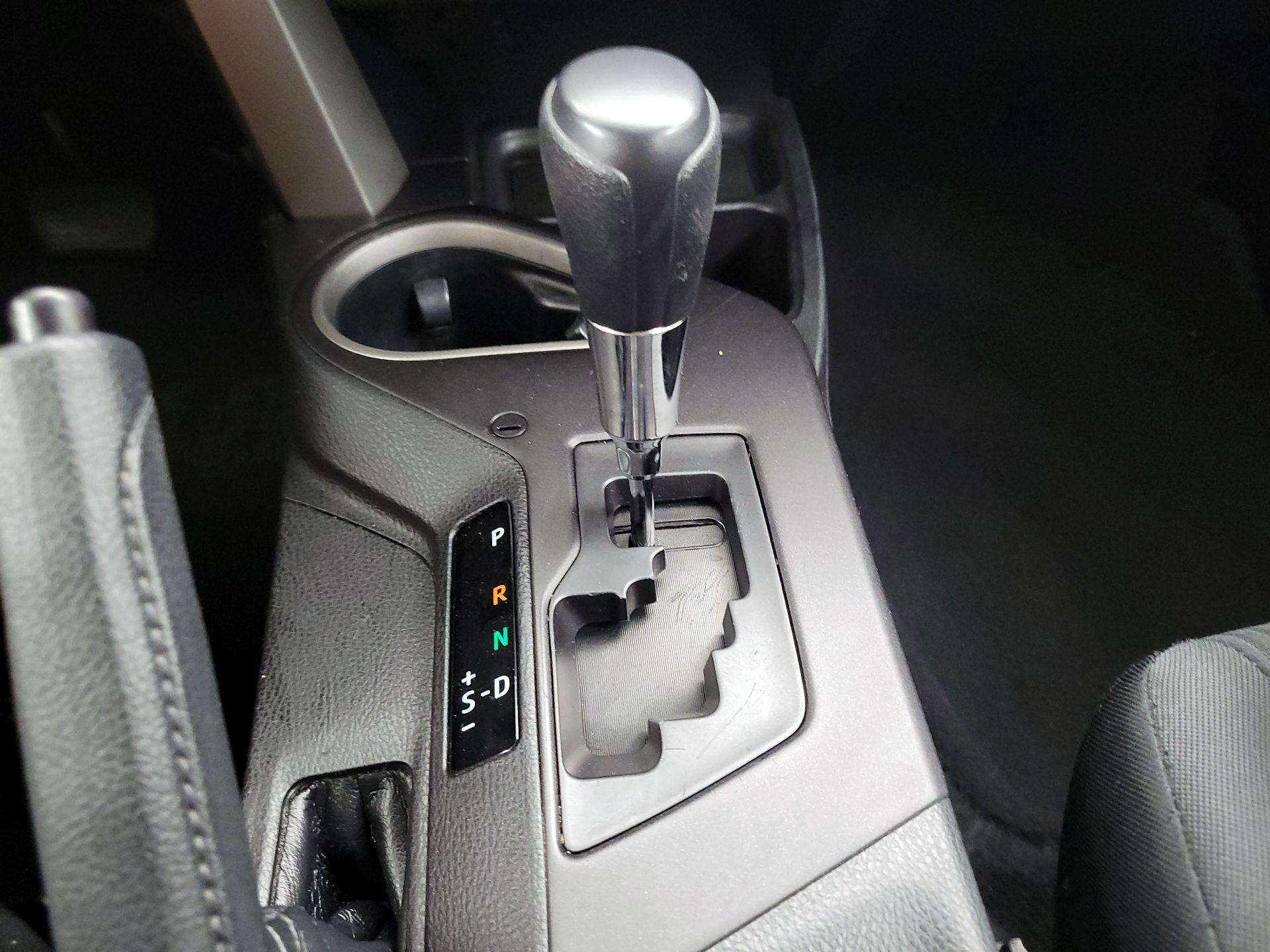 Thumbnail: 2018 Toyota RAV4 - 17