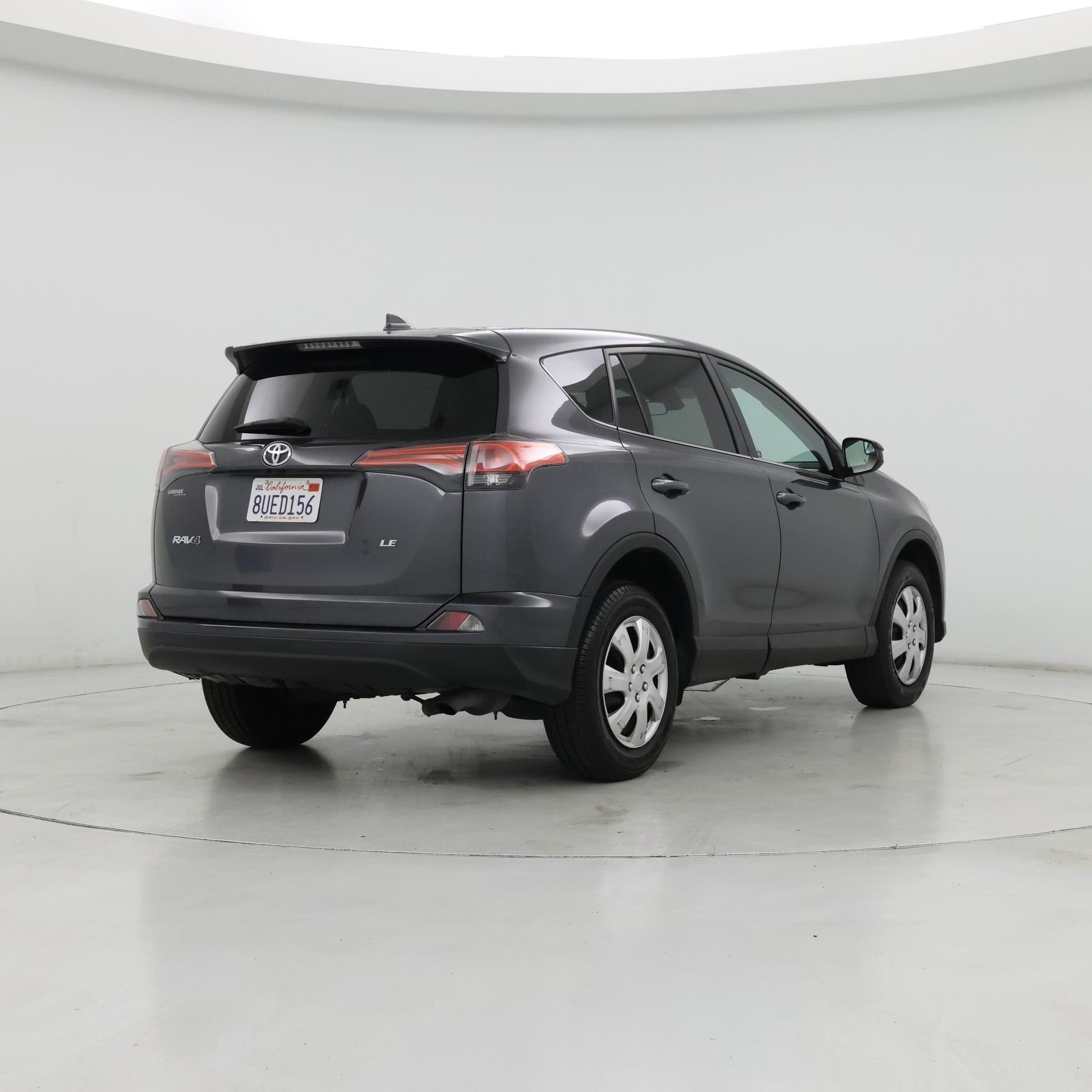 Thumbnail: 2018 Toyota RAV4 - 8
