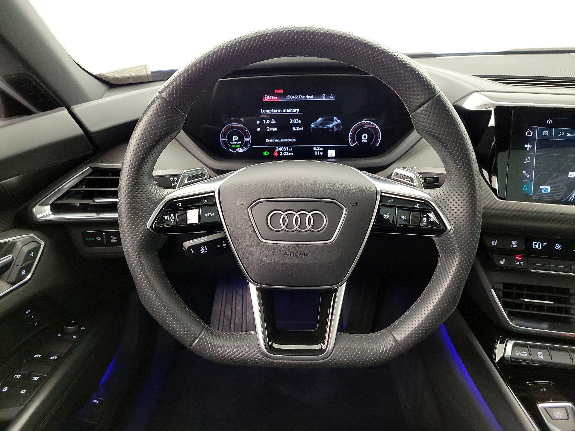 Thumbnail: 2022 Audi e-tron GT - 10