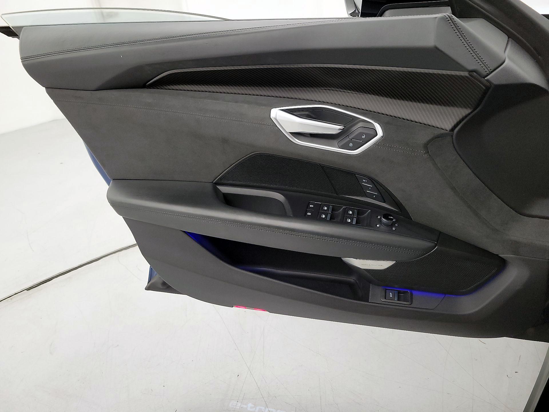 Thumbnail: 2022 Audi e-tron GT - 12