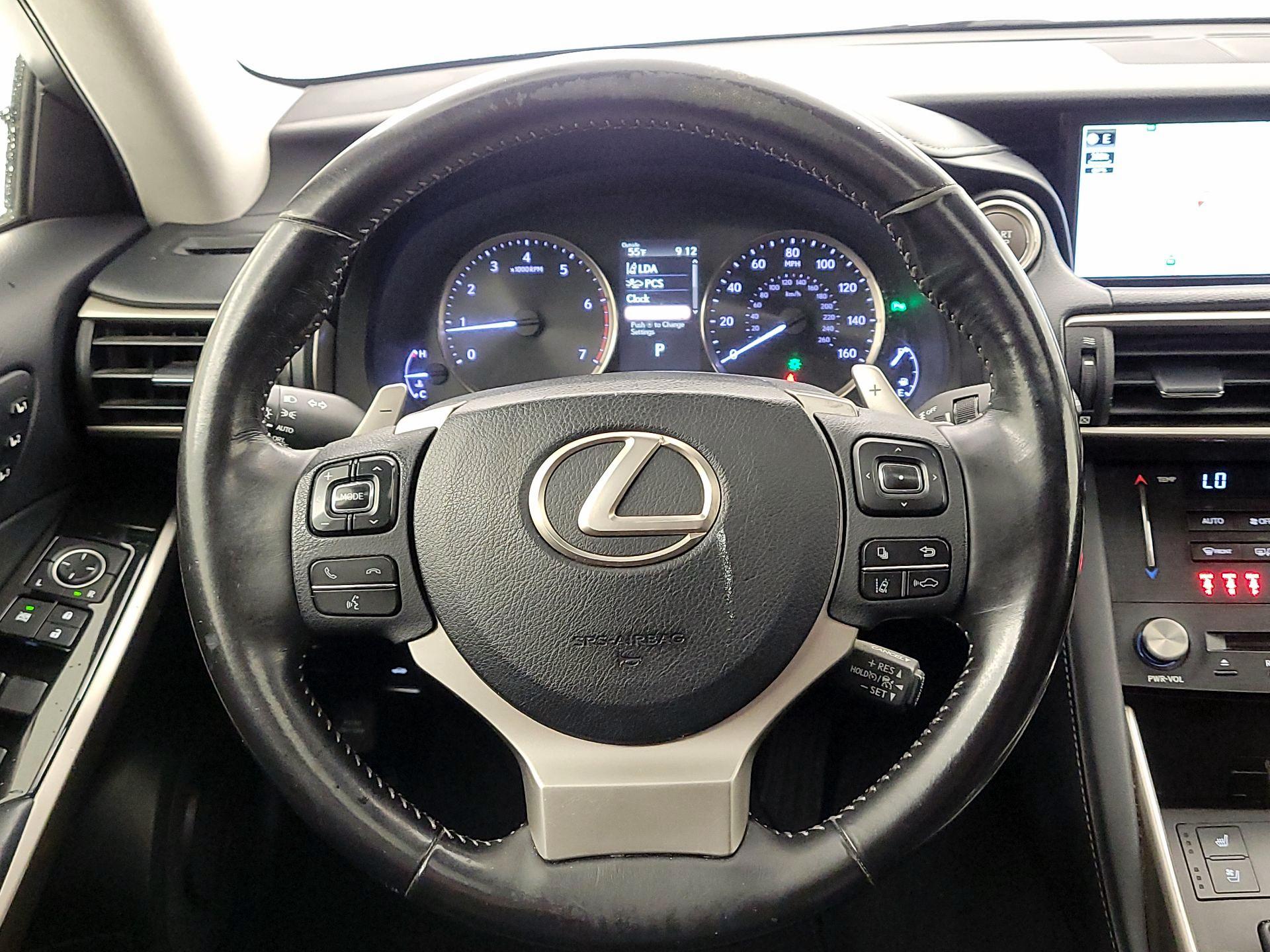 Thumbnail: 2018 Lexus IS - 10