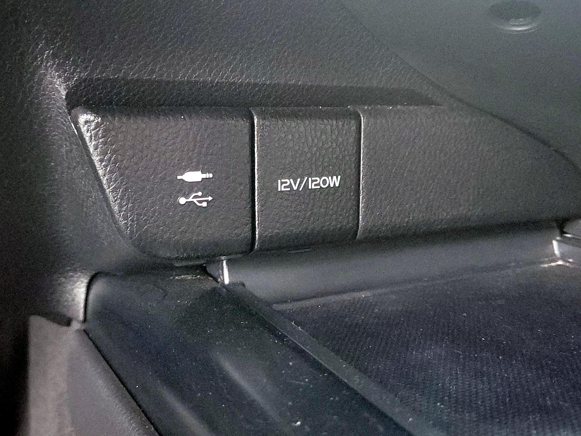 Thumbnail: 2019 Toyota Camry - 18