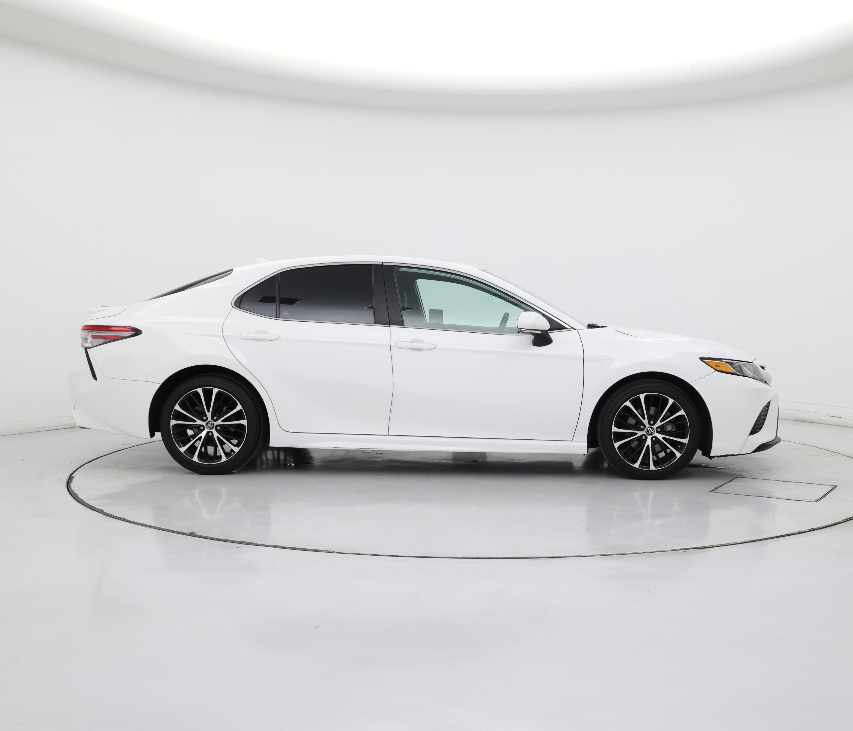 Thumbnail: 2019 Toyota Camry - 7