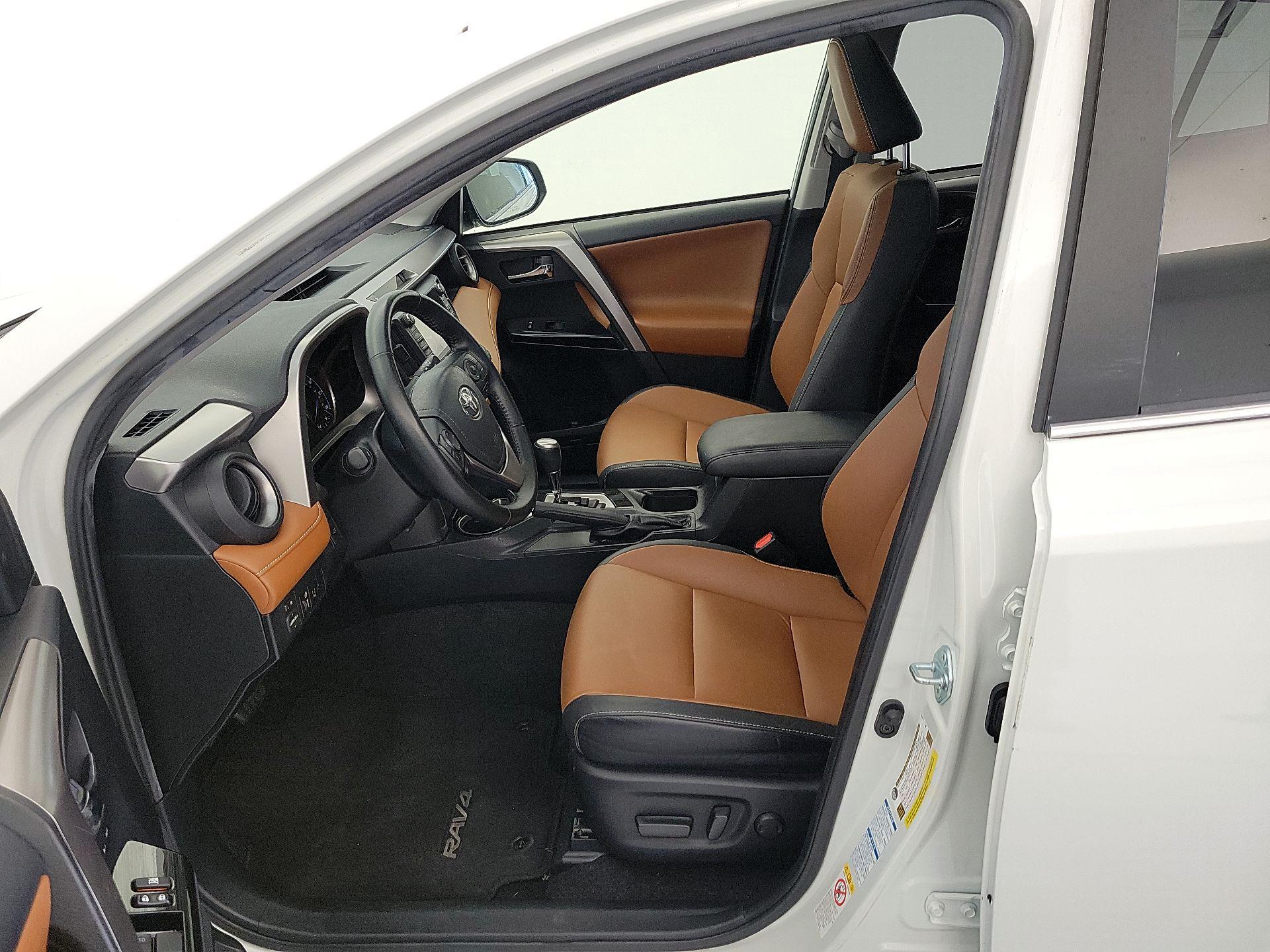 Thumbnail: 2017 Toyota RAV4 - 11