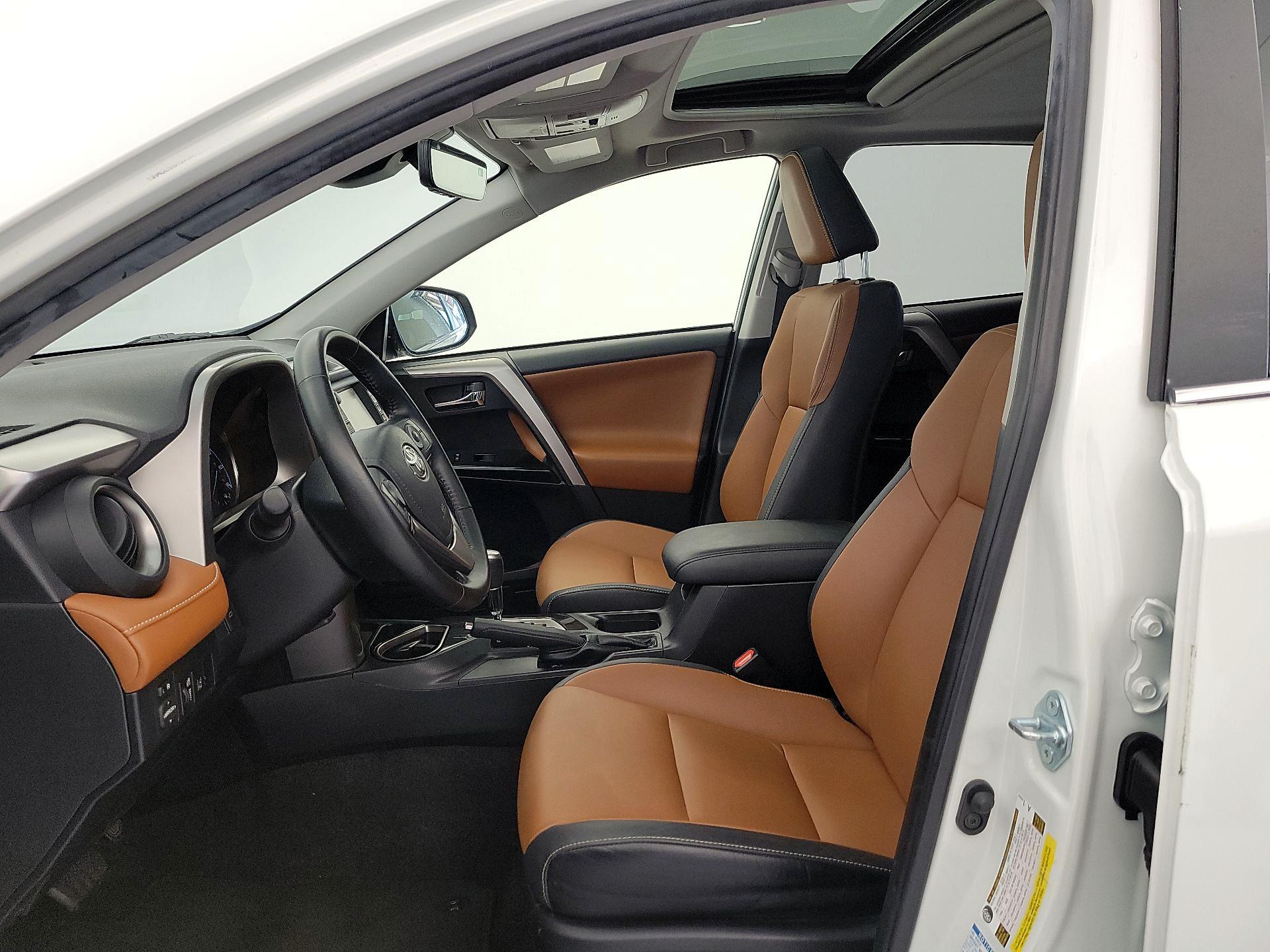 Thumbnail: 2017 Toyota RAV4 - 20