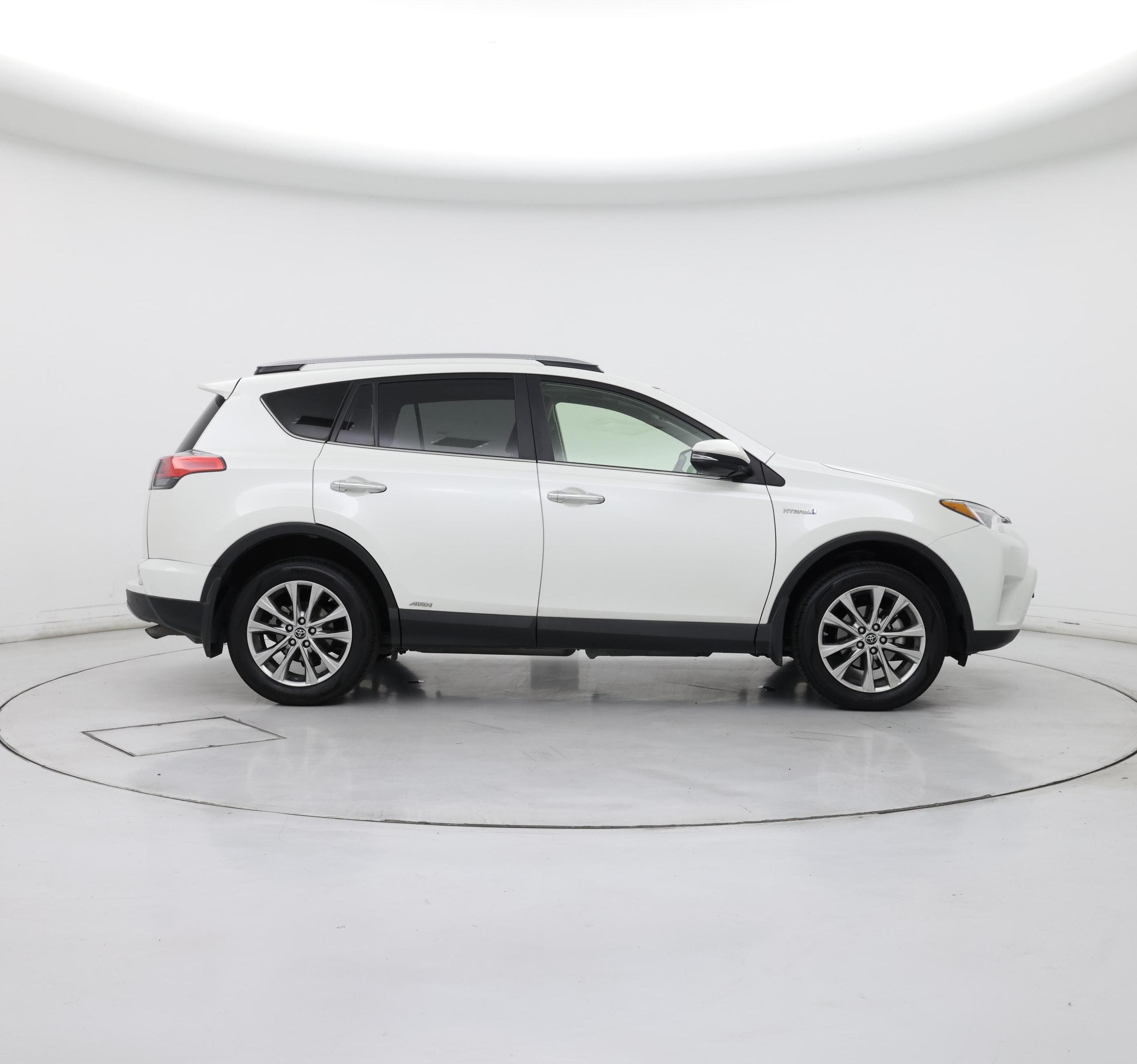 Thumbnail: 2017 Toyota RAV4 - 7