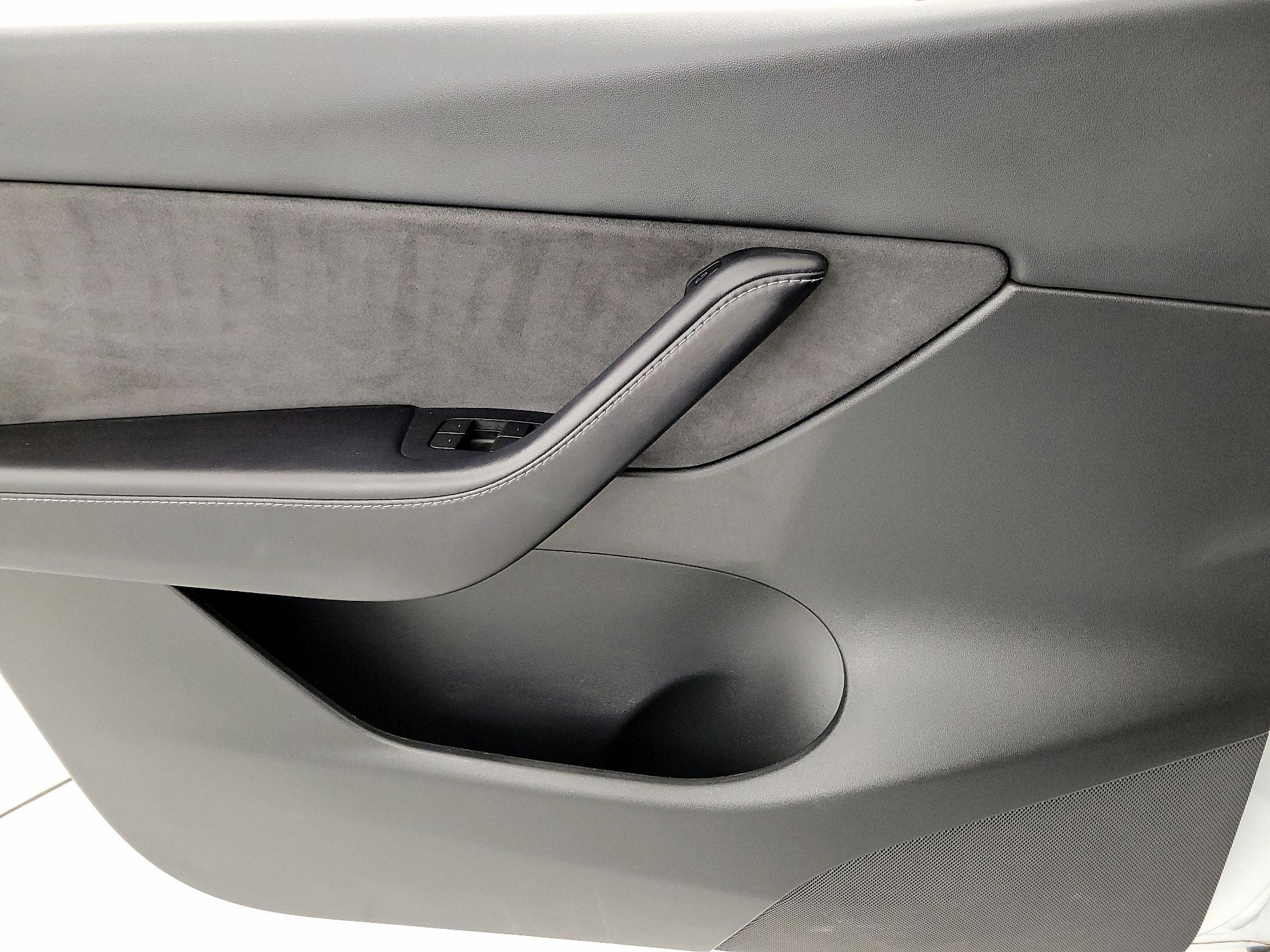 Thumbnail: 2022 Tesla Model Y - 12