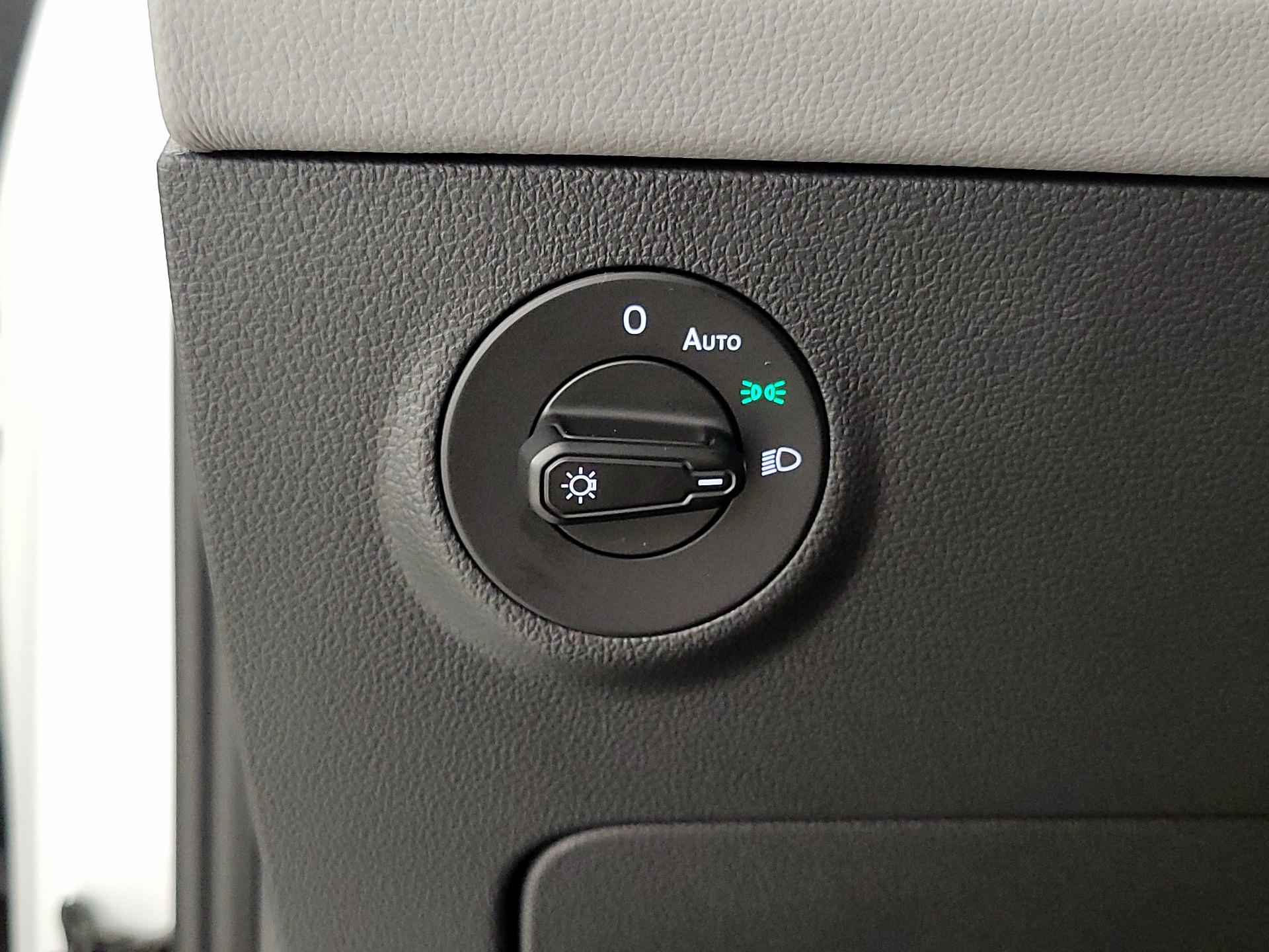 Thumbnail: 2022 Volkswagen Taos - 13