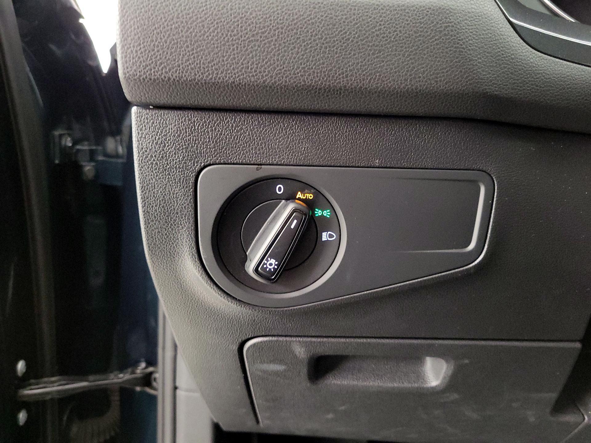 Thumbnail: 2019 Volkswagen Tiguan - 13