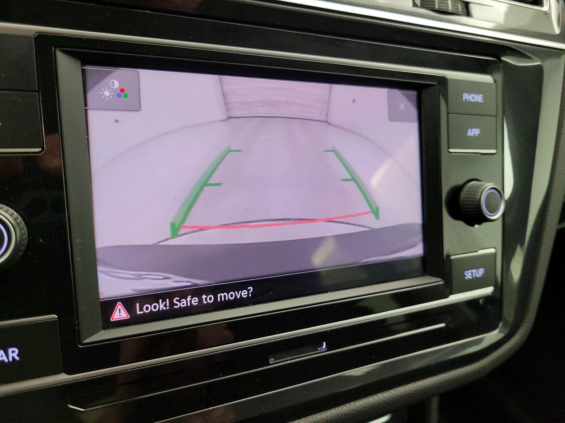 Thumbnail: 2019 Volkswagen Tiguan - 14