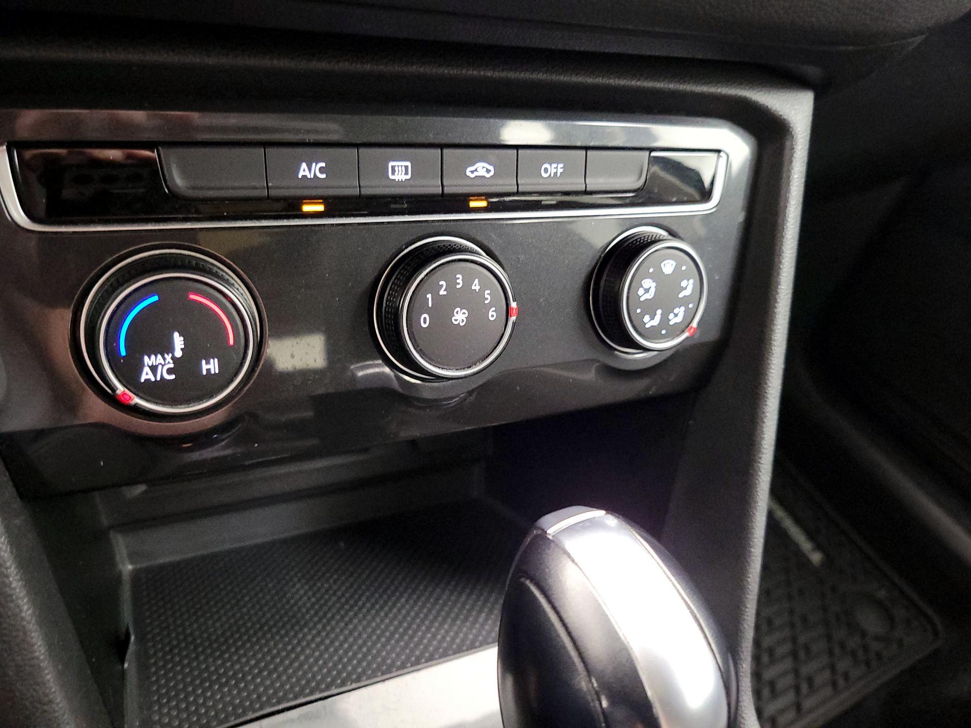 Thumbnail: 2019 Volkswagen Tiguan - 16