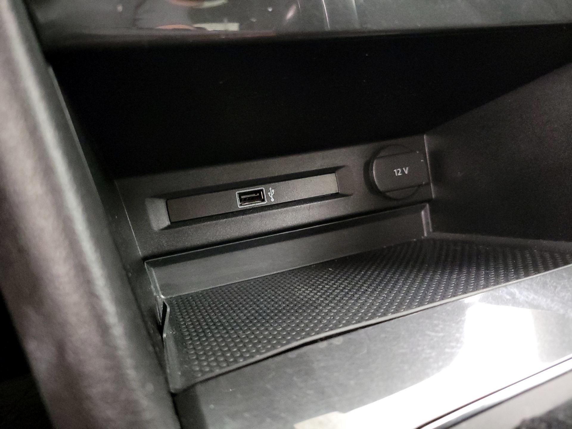 Thumbnail: 2019 Volkswagen Tiguan - 18