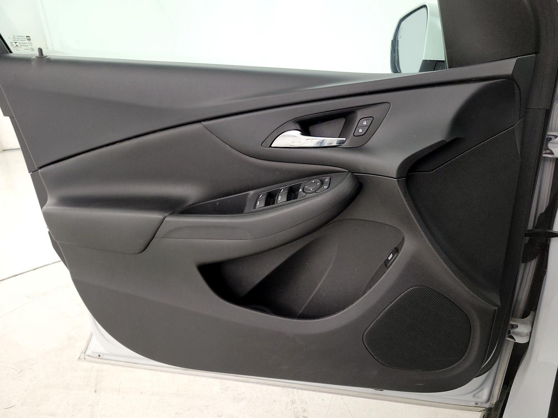 Thumbnail: 2019 Chevrolet Volt - 12