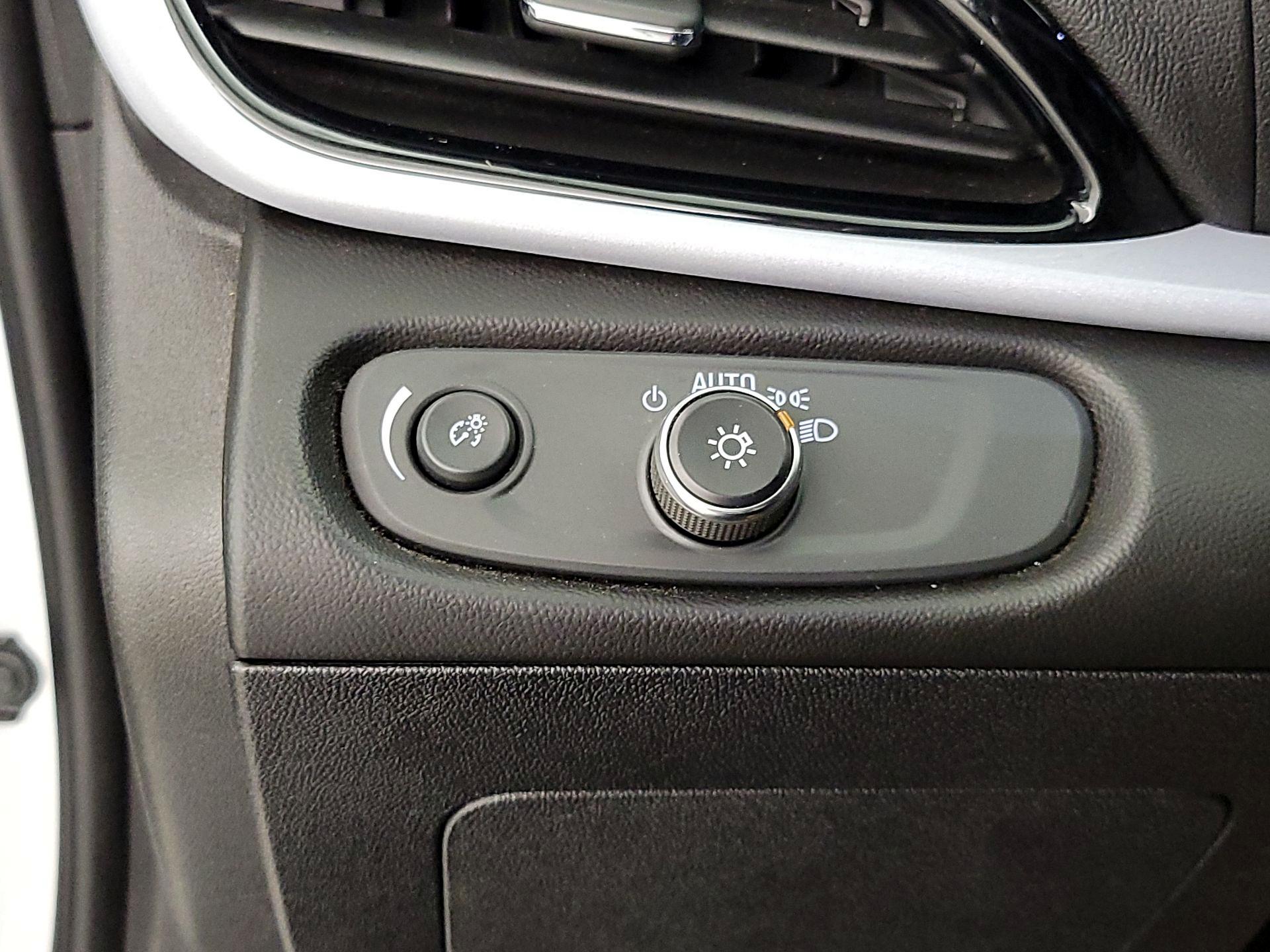 Thumbnail: 2019 Chevrolet Volt - 13
