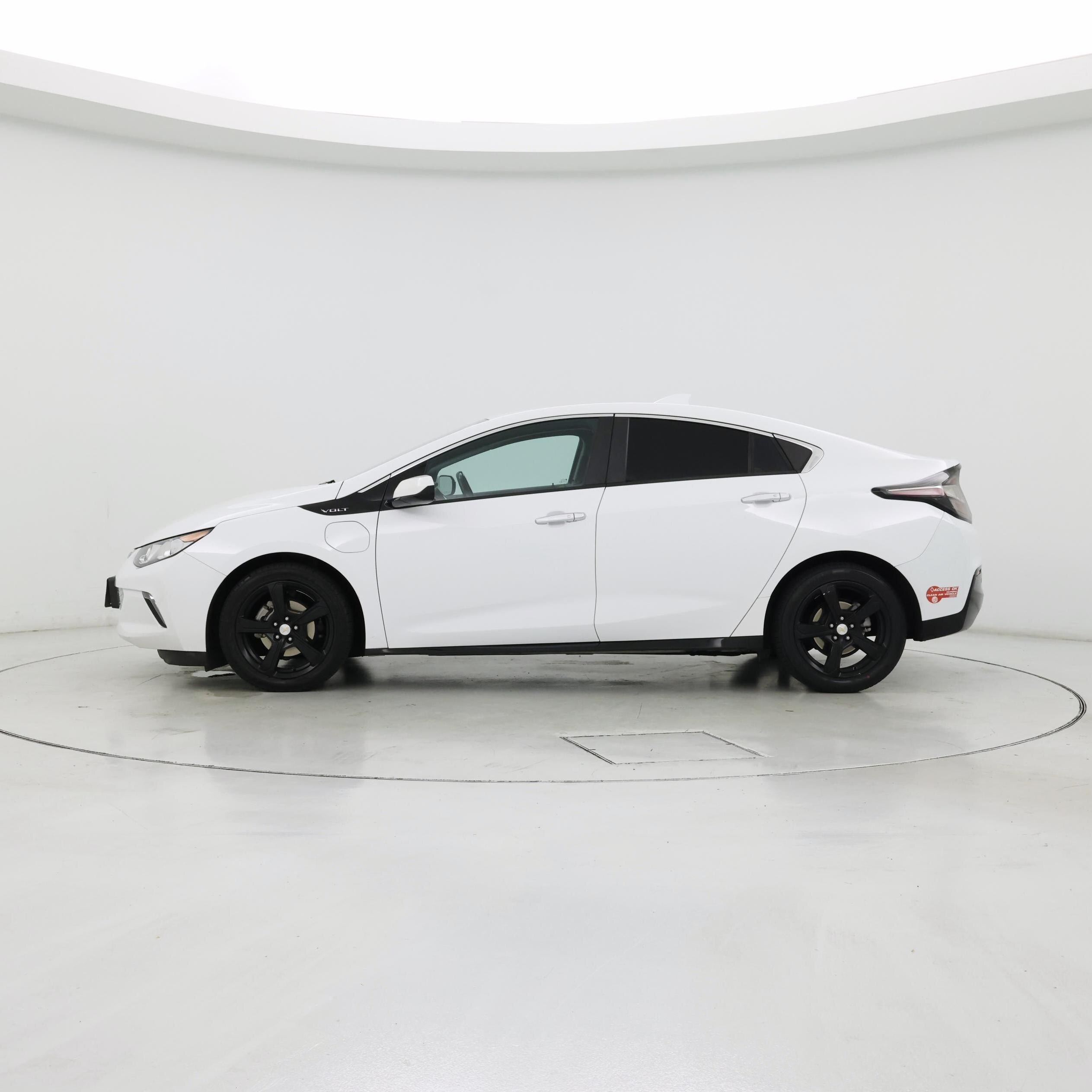 Thumbnail: 2019 Chevrolet Volt - 3