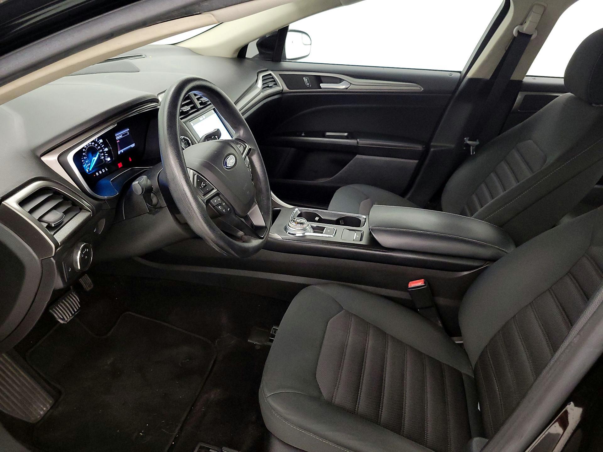 Thumbnail: 2017 Ford Fusion - 11