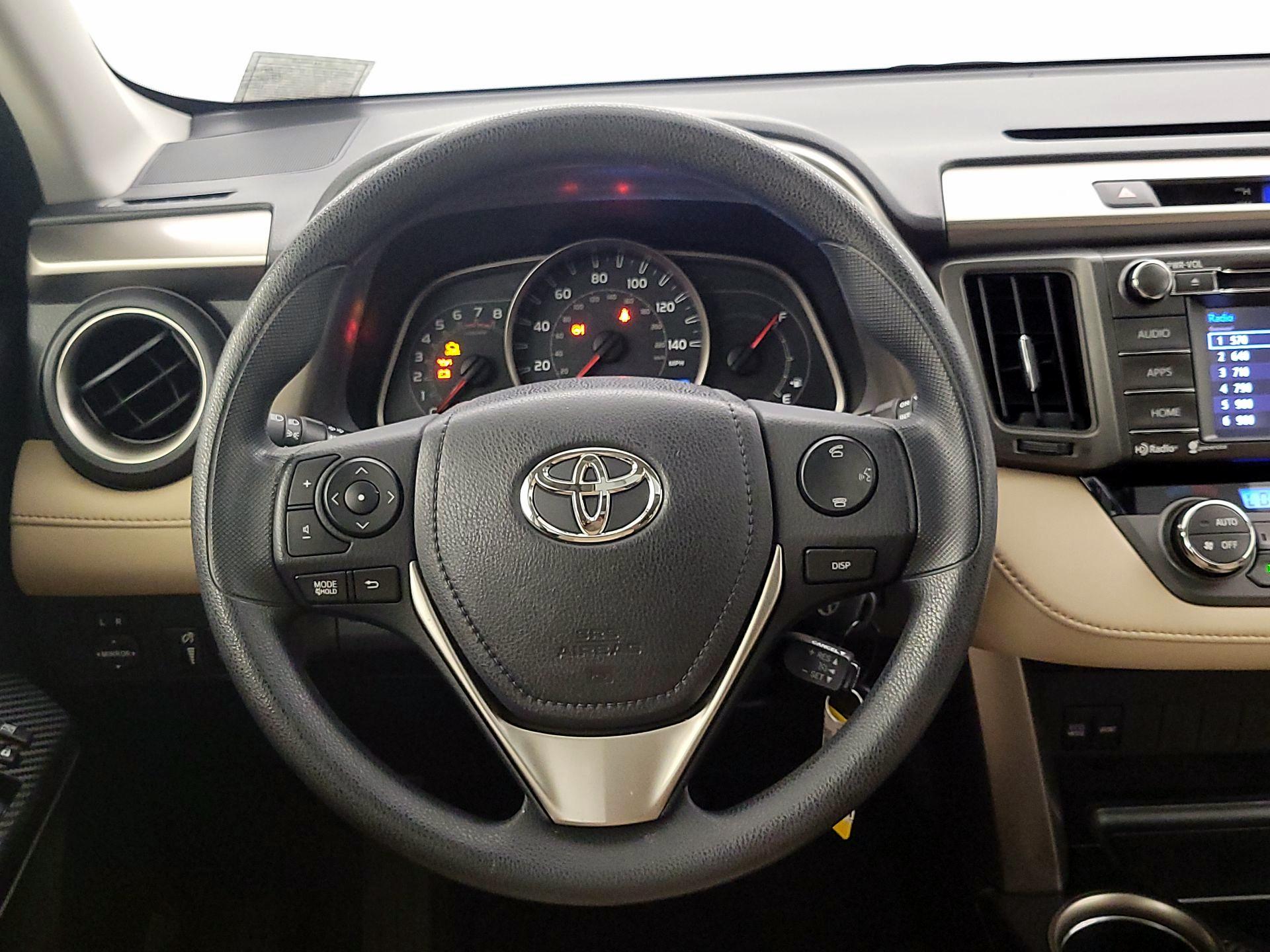 Thumbnail: 2015 Toyota RAV4 - 10