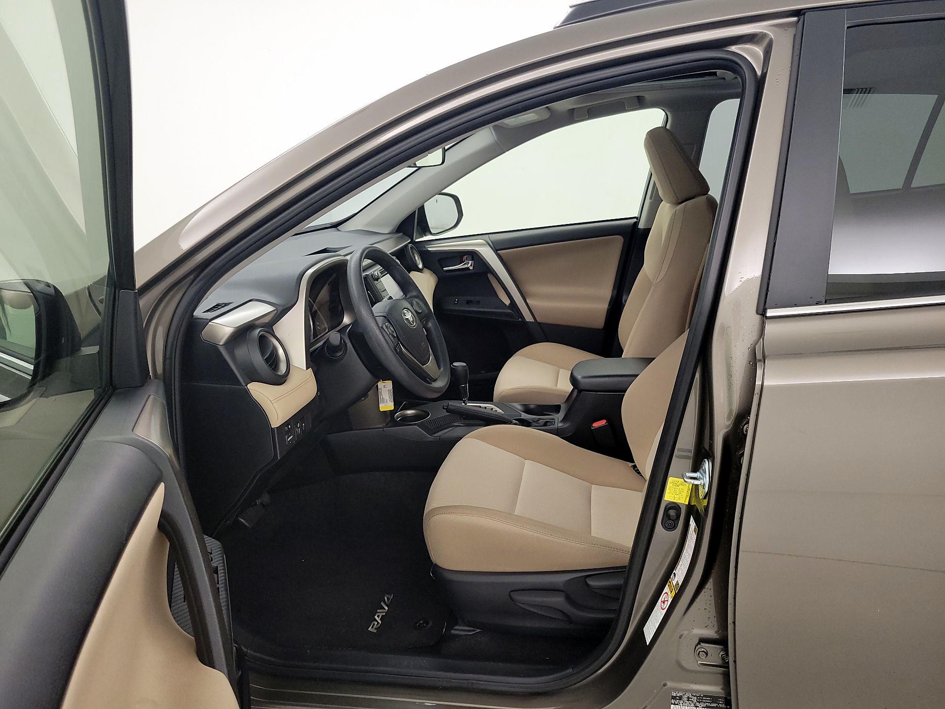 Thumbnail: 2015 Toyota RAV4 - 11