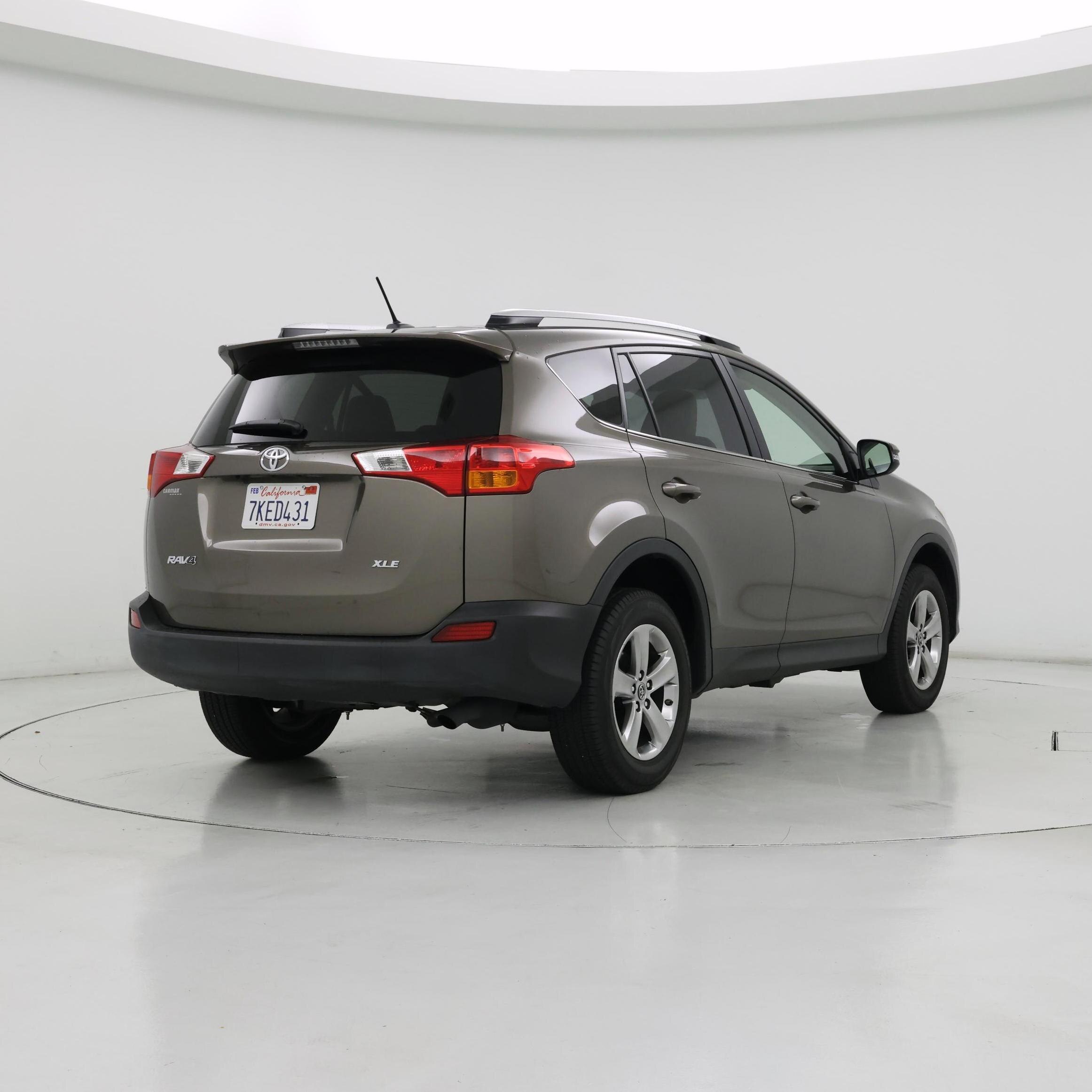 Thumbnail: 2015 Toyota RAV4 - 8