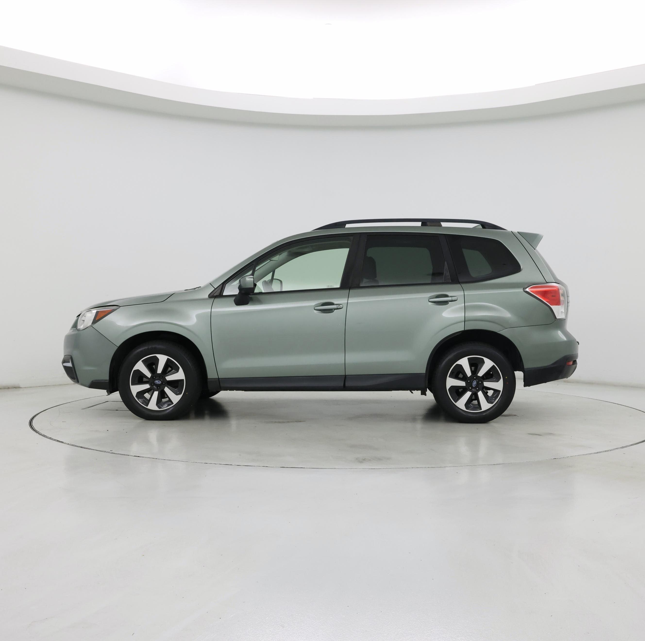 Thumbnail: 2017 Subaru Forester - 3