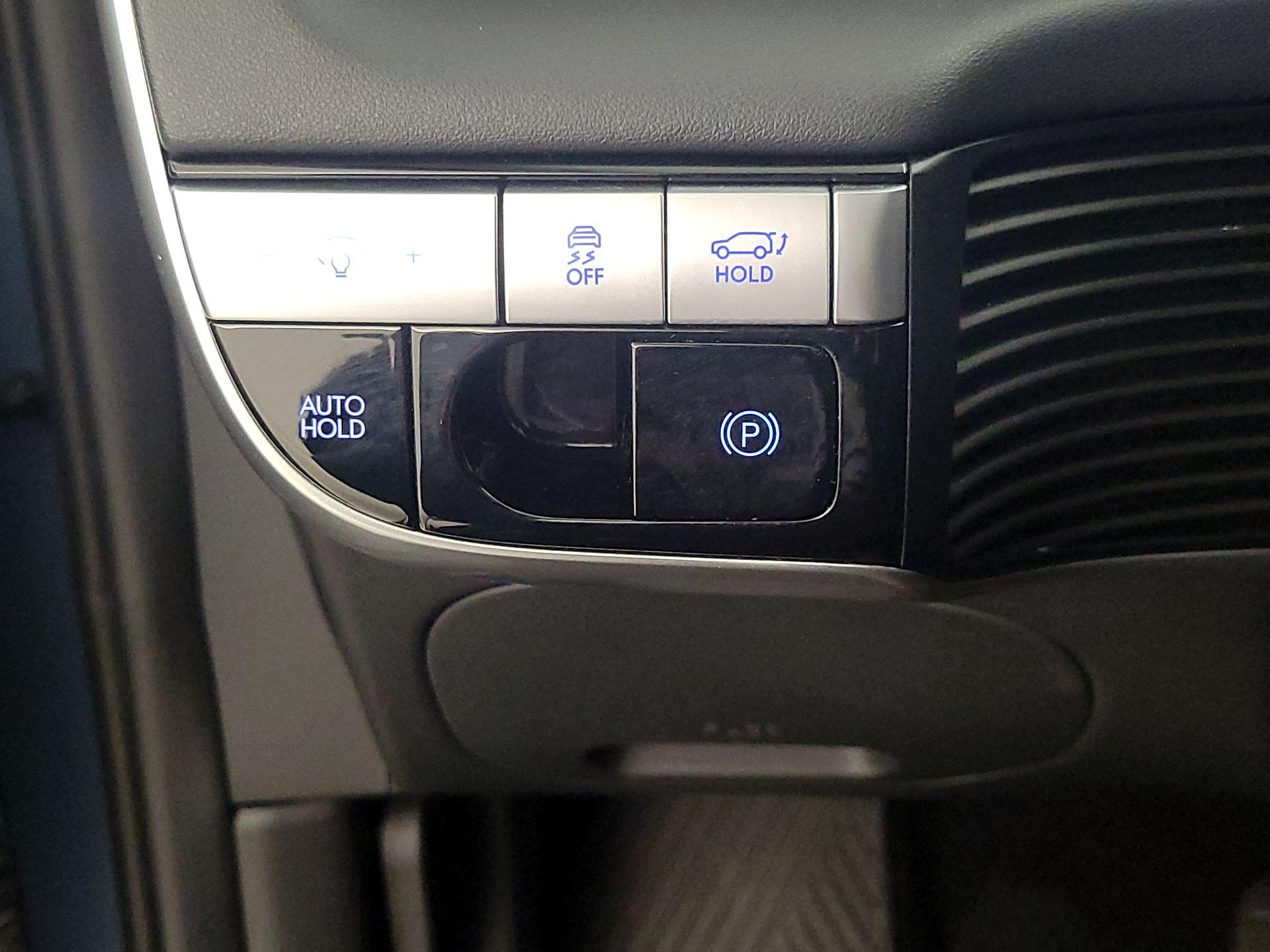 Thumbnail: 2022 Hyundai Ioniq 5 - 13