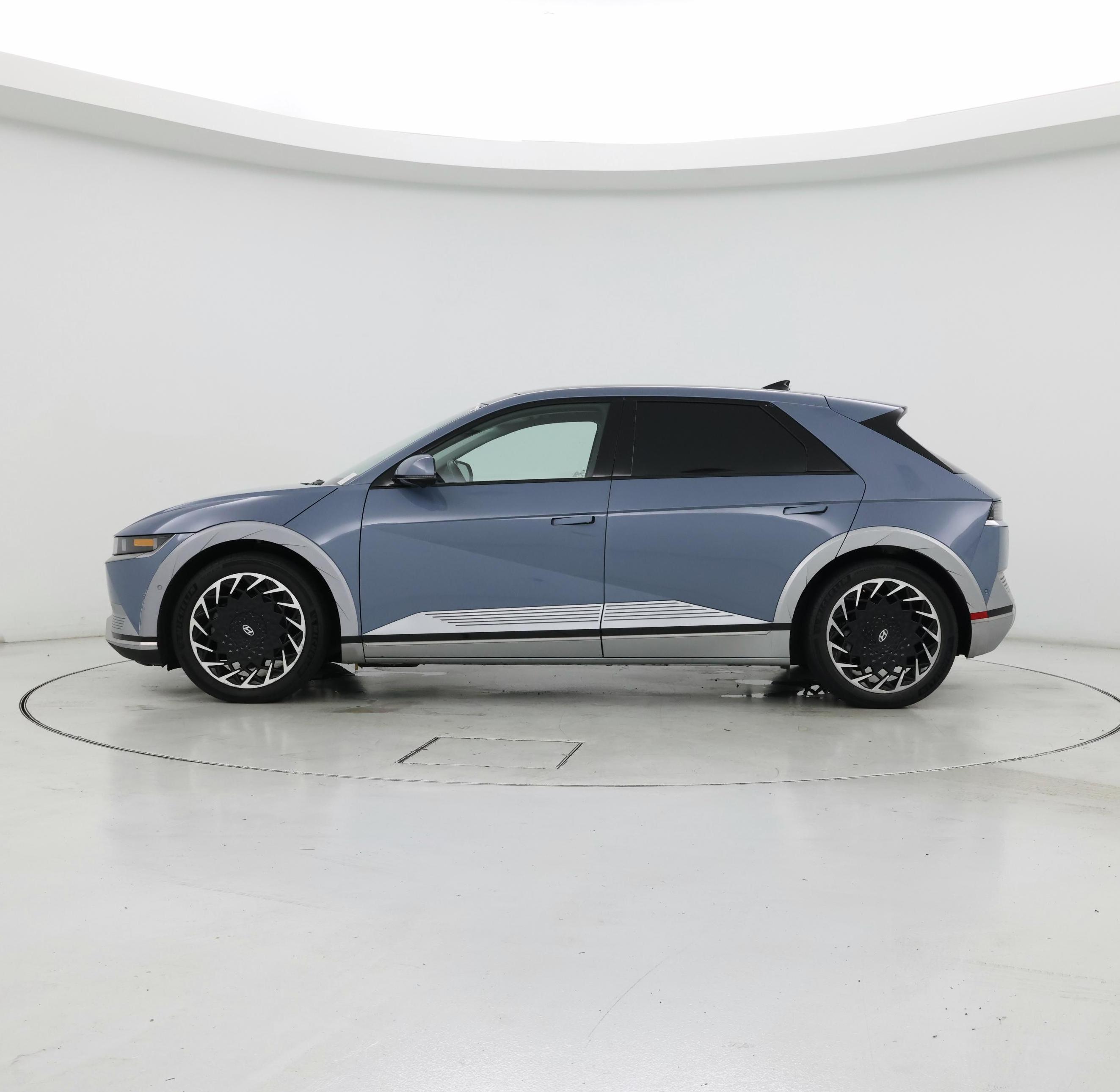 Thumbnail: 2022 Hyundai Ioniq 5 - 3