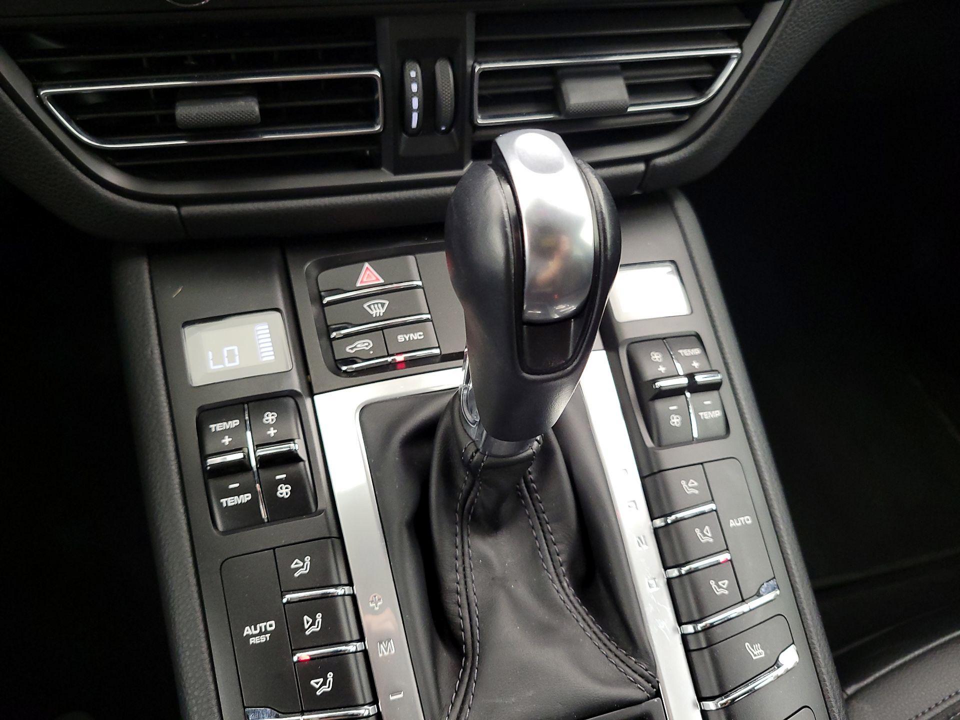 Thumbnail: 2019 Porsche Macan - 17