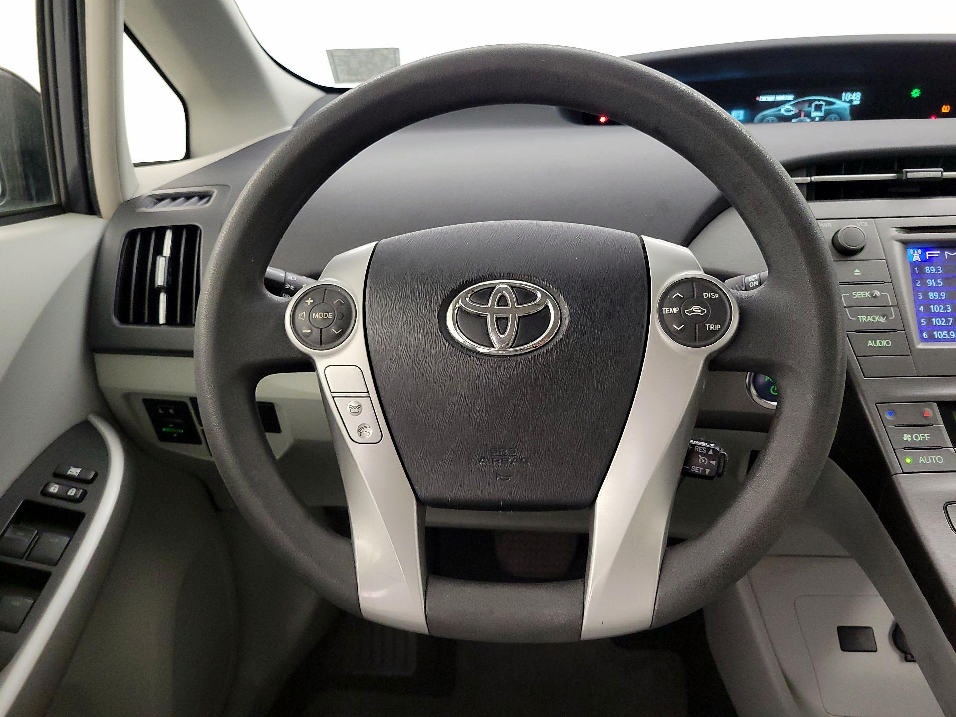 Thumbnail: 2014 Toyota Prius - 10