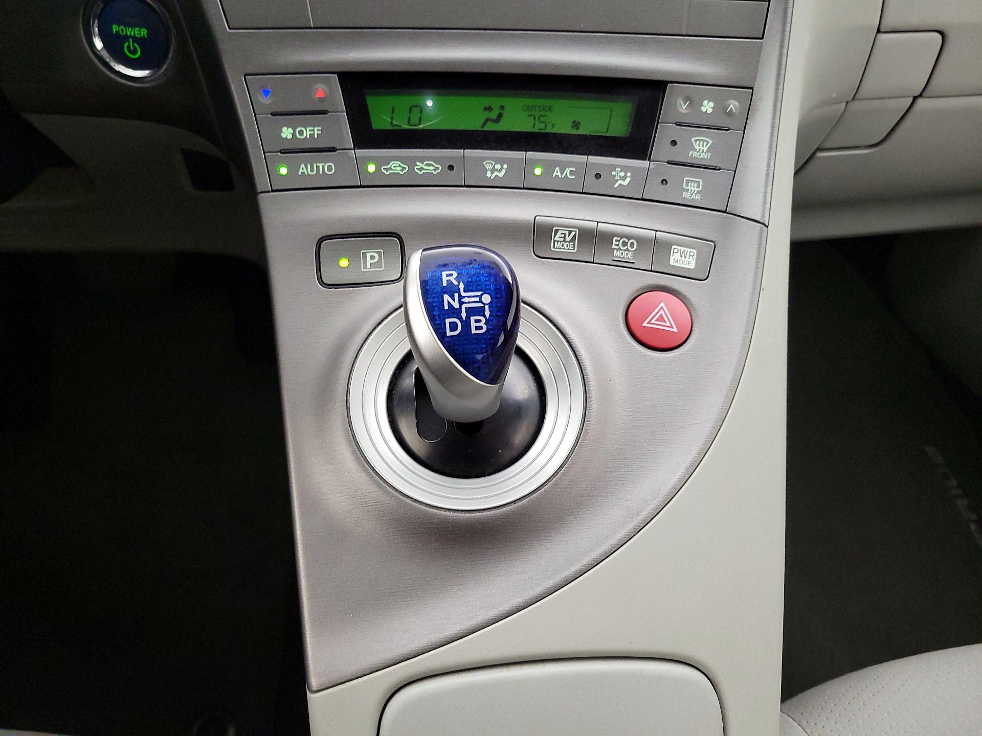 Thumbnail: 2014 Toyota Prius - 16