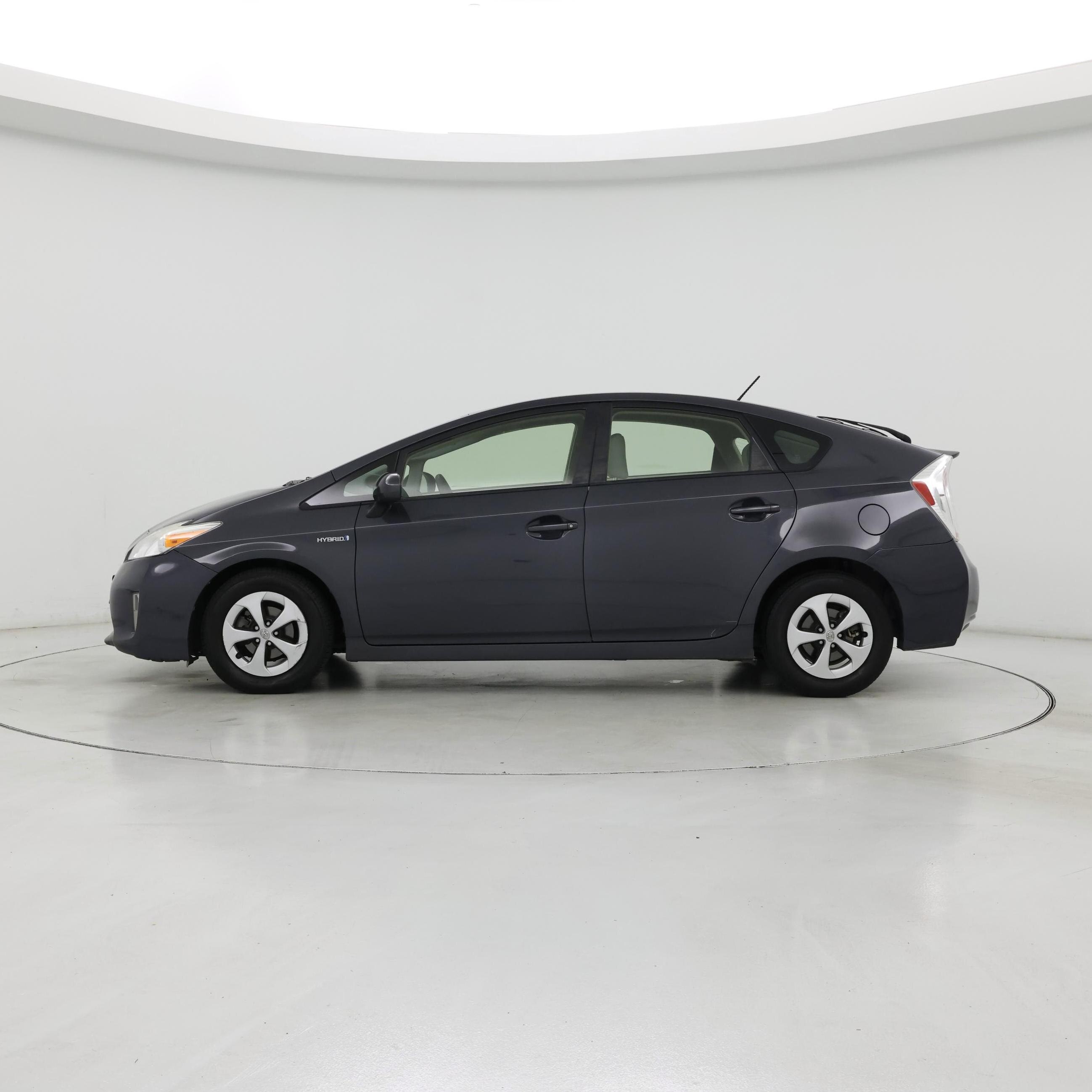 Thumbnail: 2014 Toyota Prius - 3