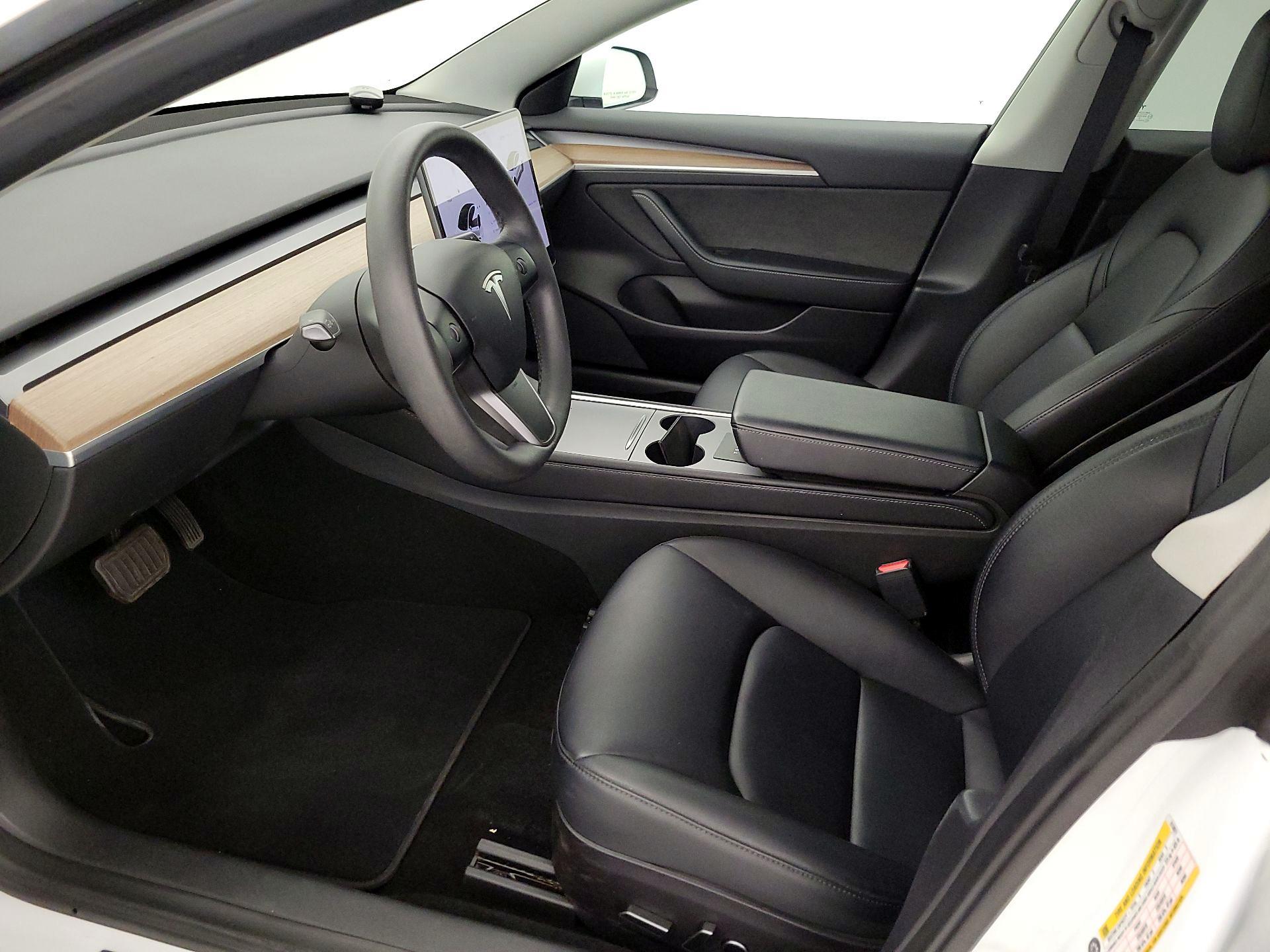 Thumbnail: 2022 Tesla Model 3 - 11