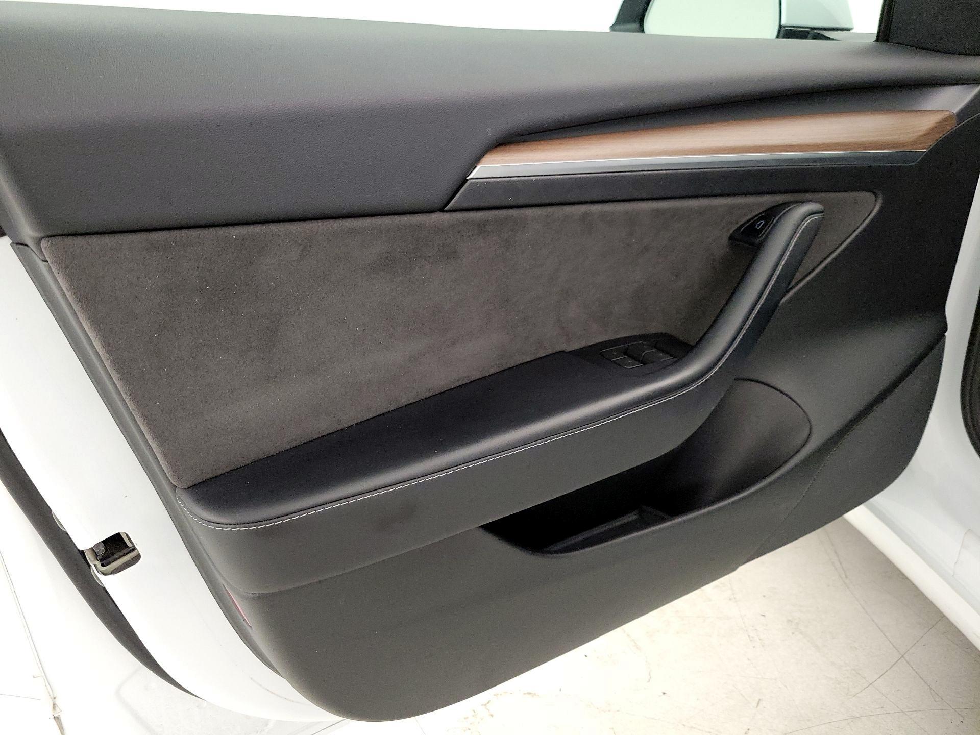 Thumbnail: 2022 Tesla Model 3 - 12