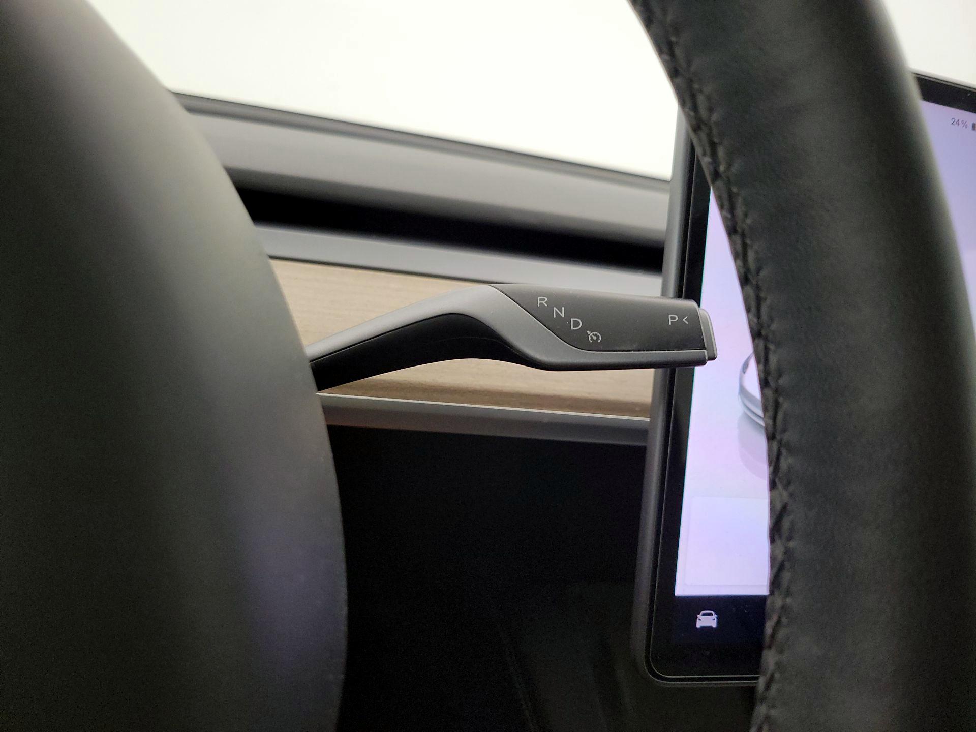 Thumbnail: 2022 Tesla Model 3 - 17