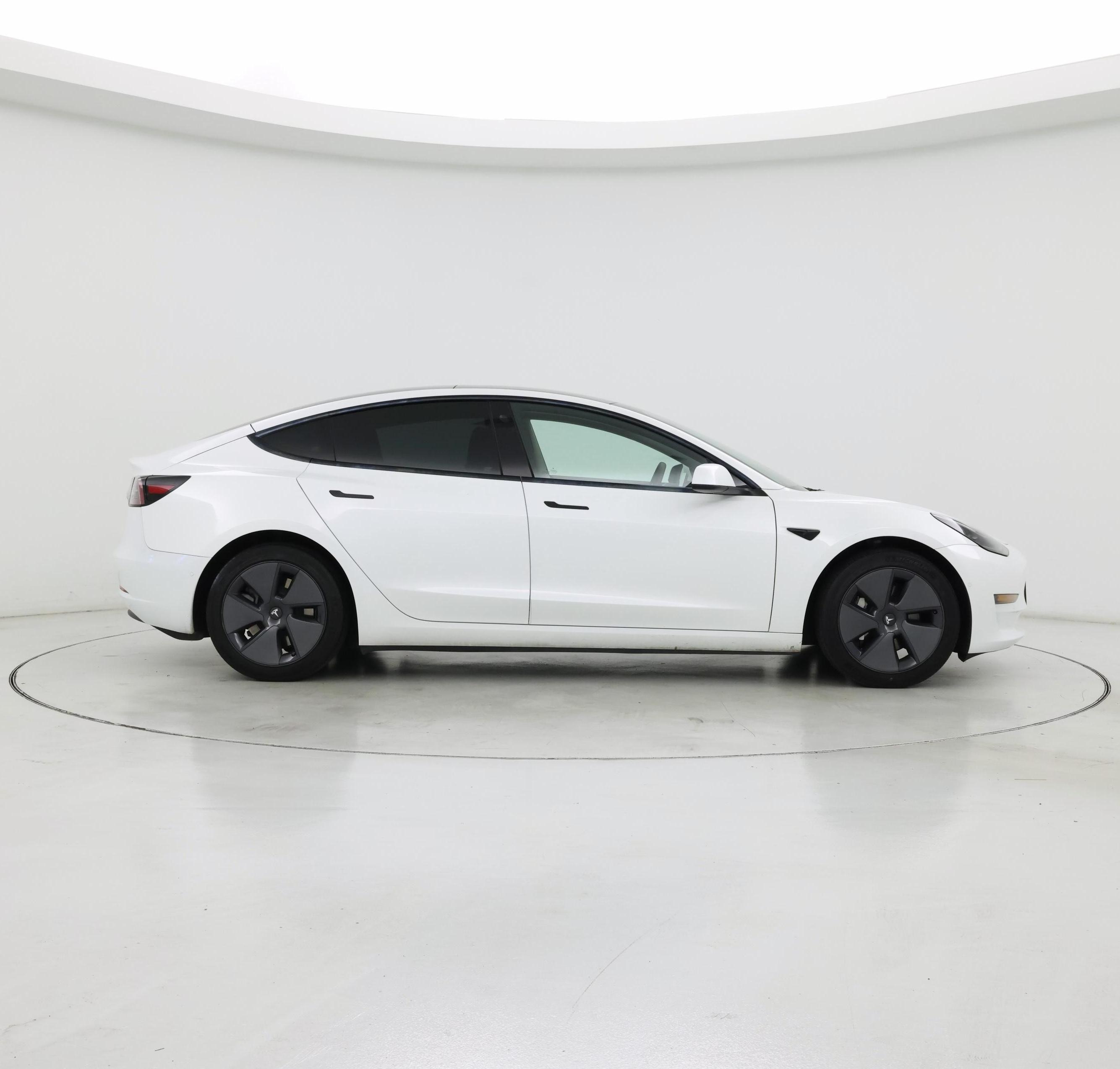 Thumbnail: 2022 Tesla Model 3 - 7