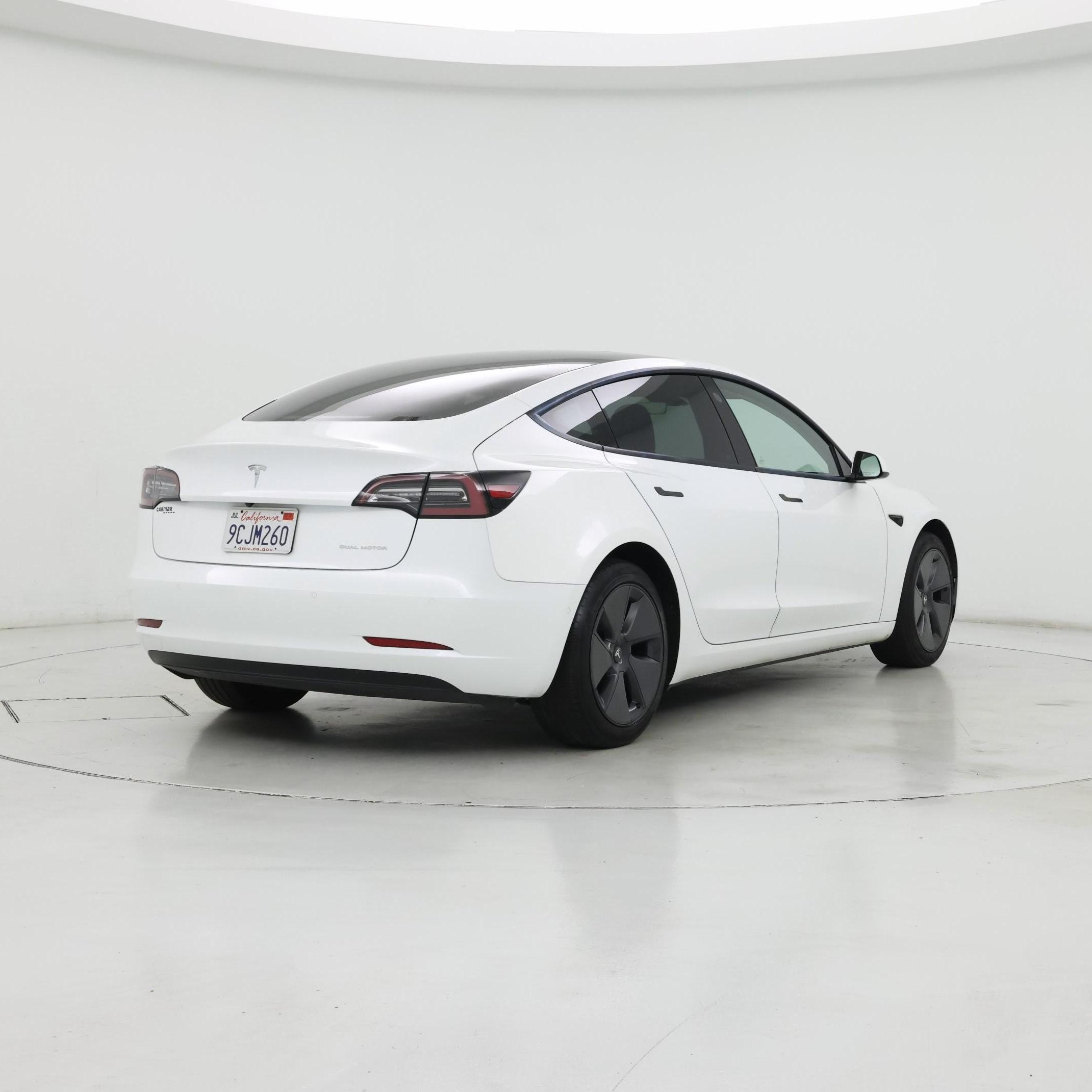 Thumbnail: 2022 Tesla Model 3 - 8