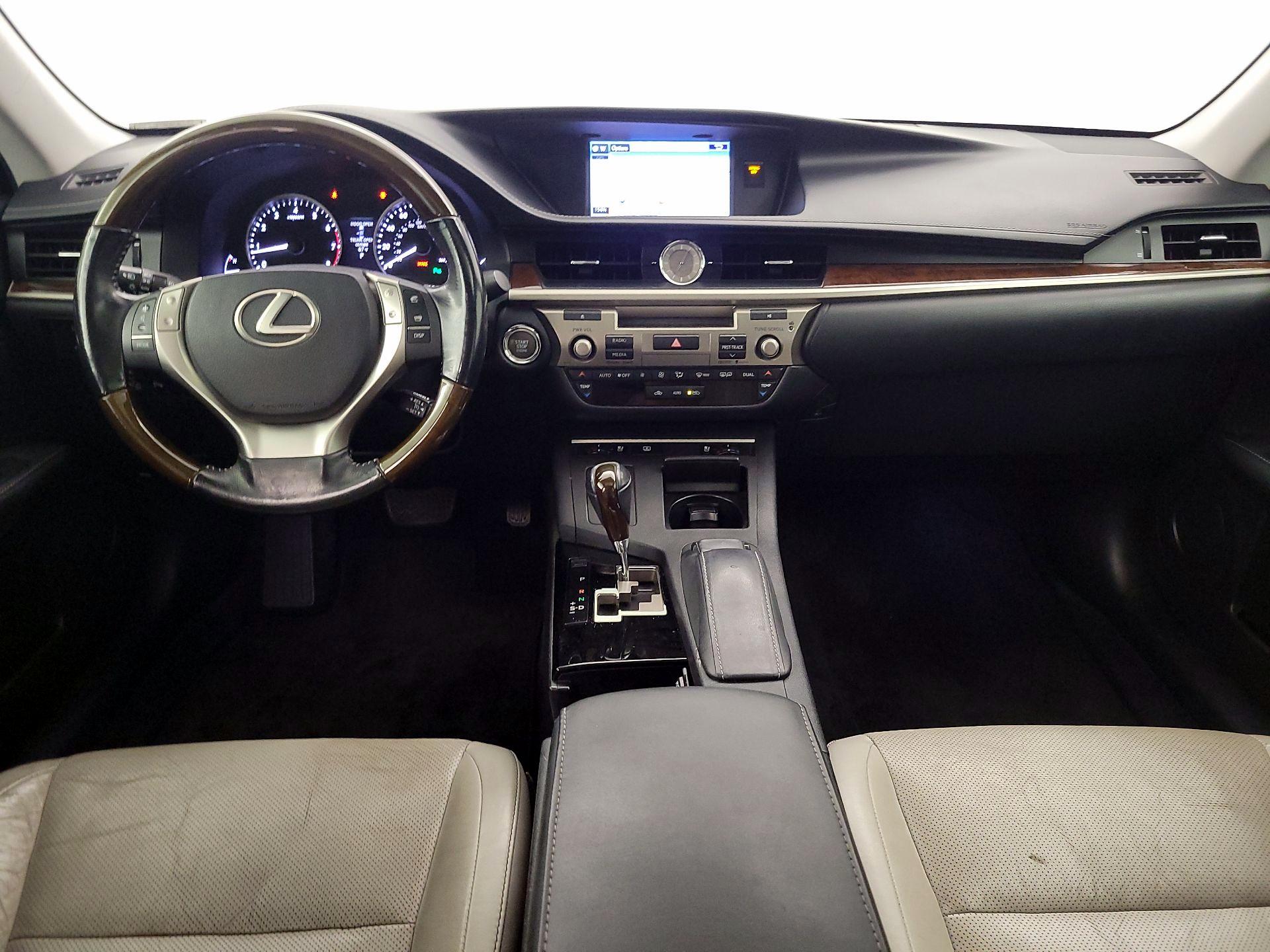 Thumbnail: 2015 Lexus ES - 9