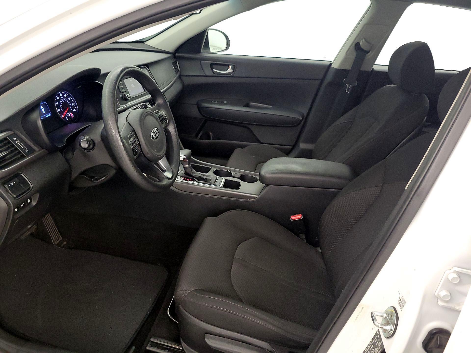 Thumbnail: 2016 Kia Optima - 11
