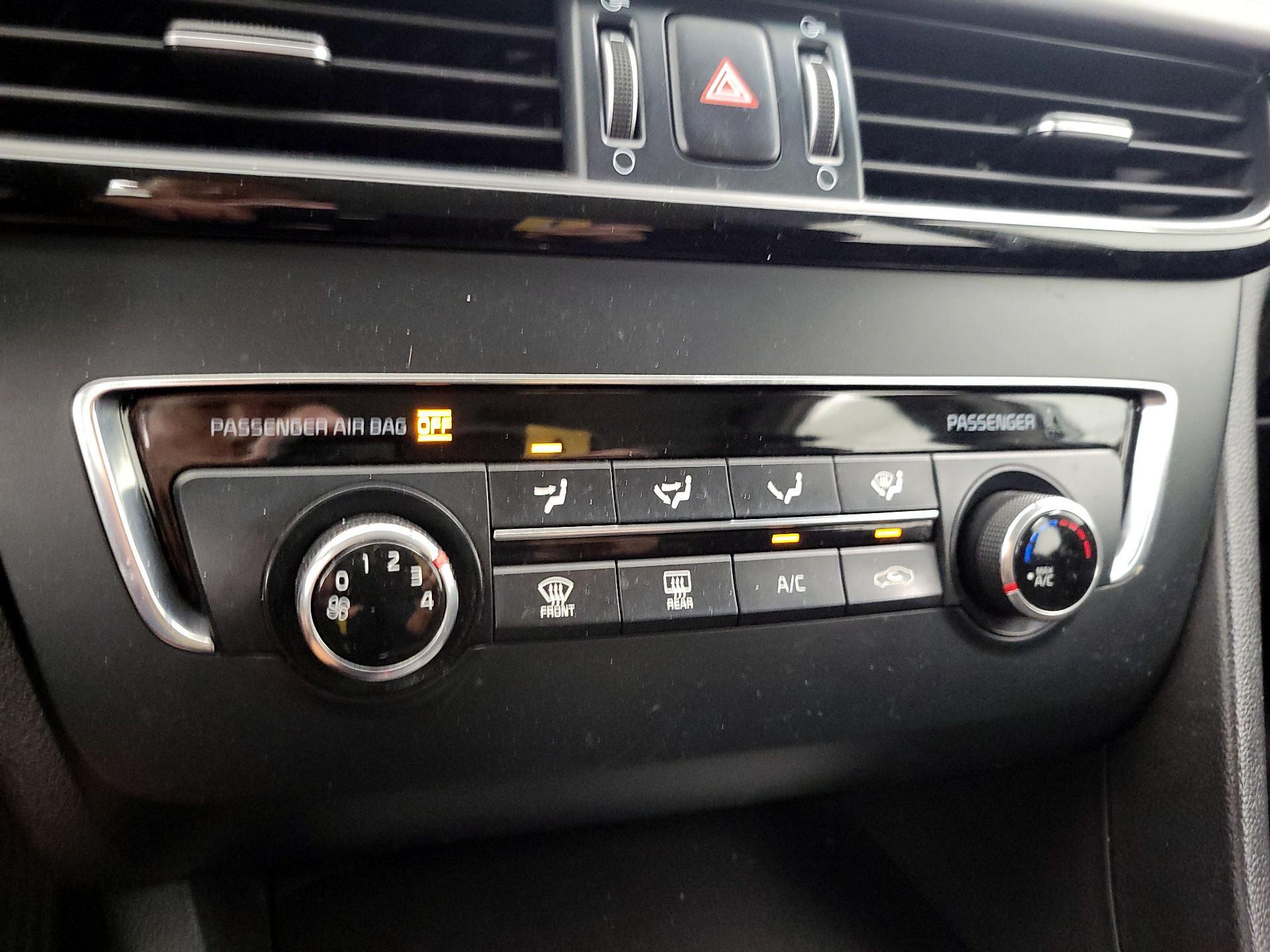 Thumbnail: 2016 Kia Optima - 16